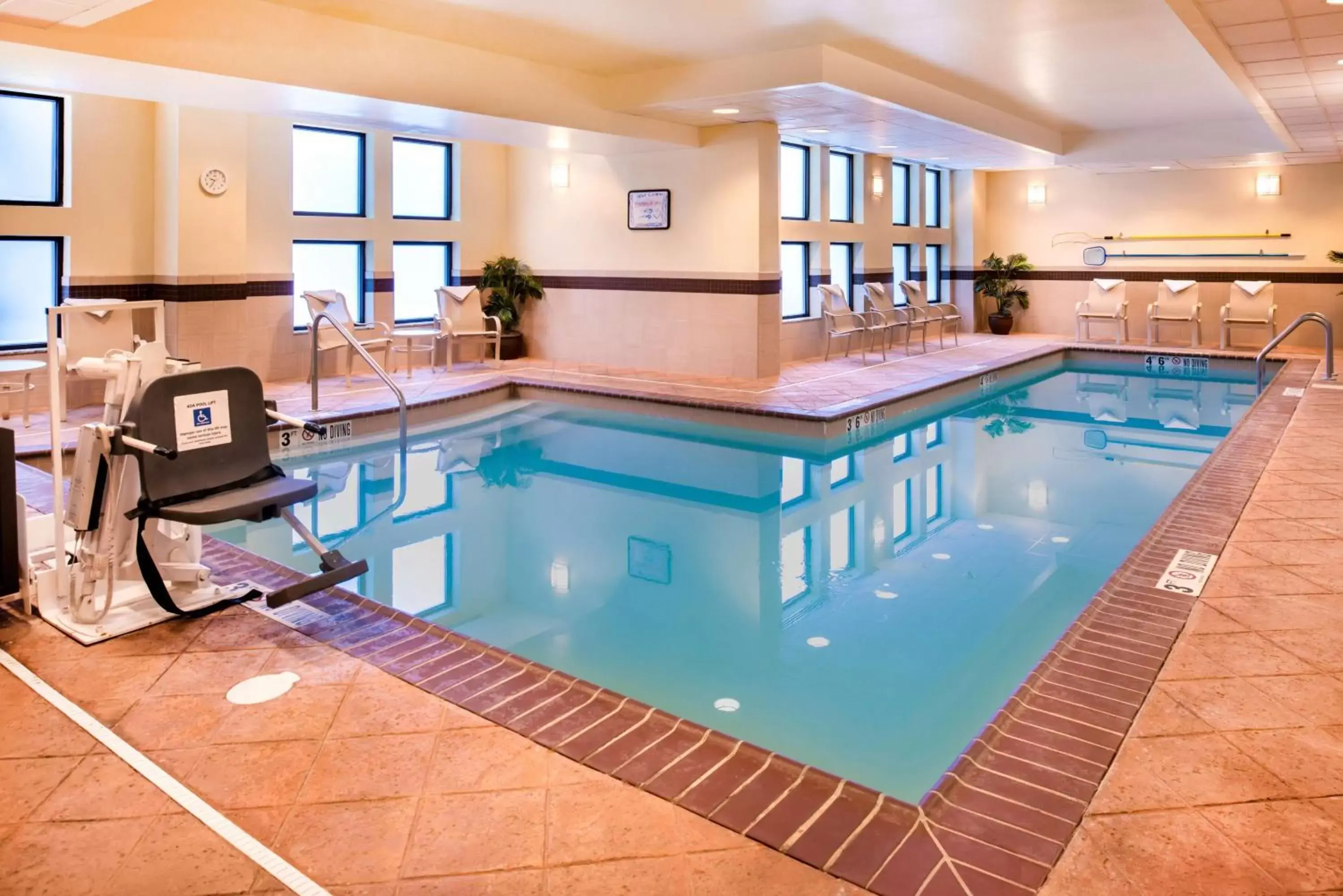 Pool view, Swimming Pool in Hampton Inn & Suites National Harbor/Alexandria Area