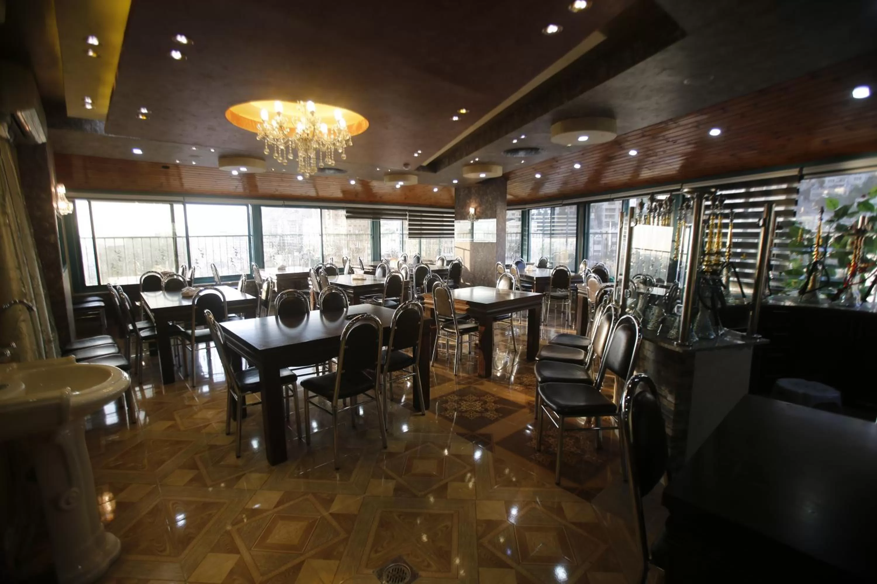 Restaurant/places to eat in Isra Hotel