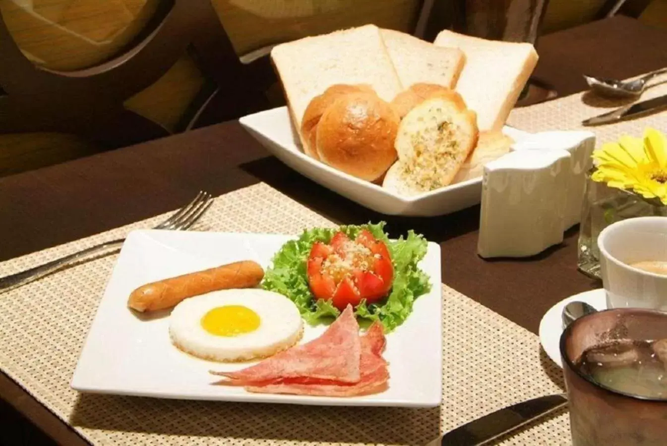 Food and drinks, Breakfast in Amora NeoLuxe Suites Hotel
