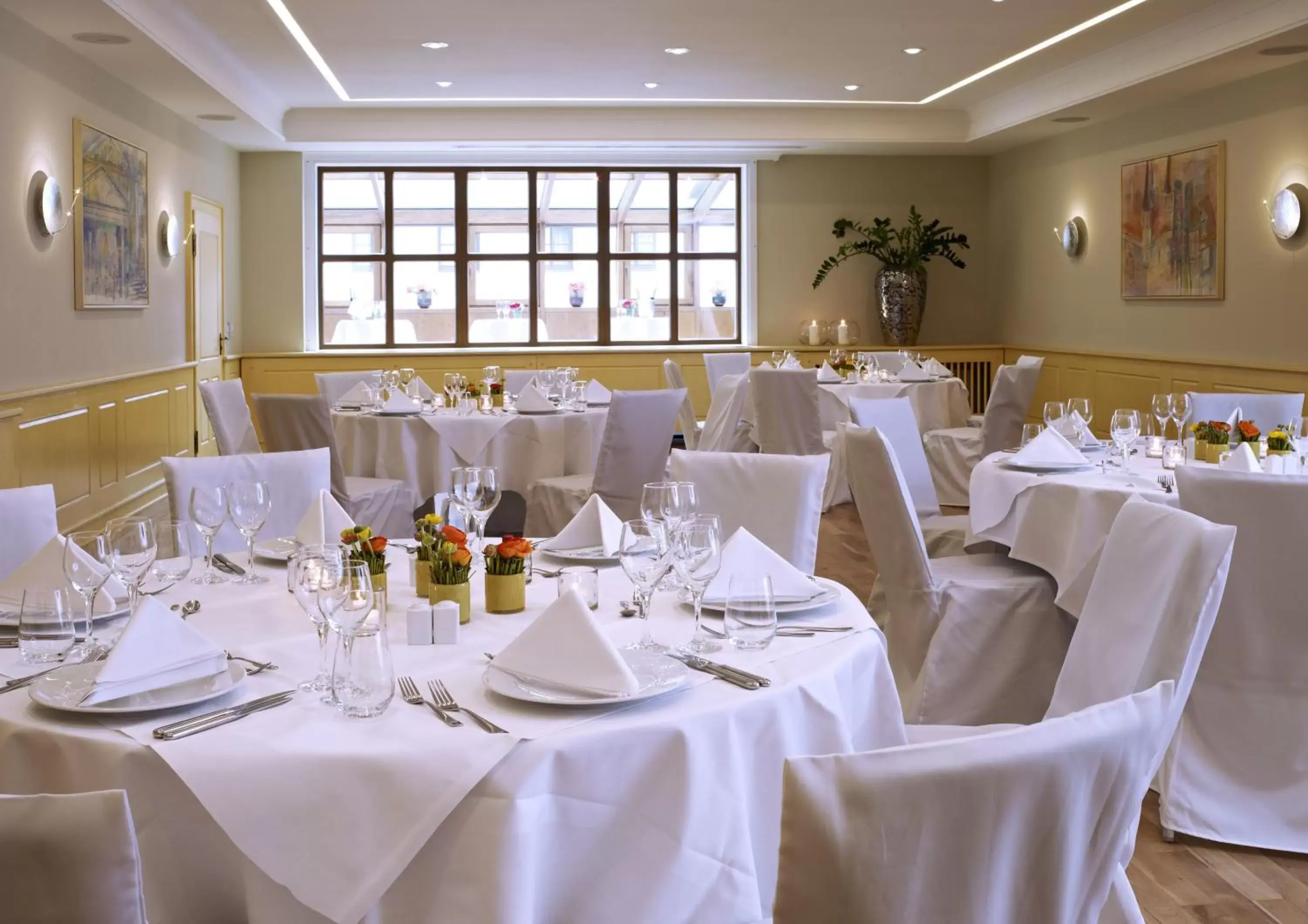 Restaurant/Places to Eat in Platzl Hotel - Superior
