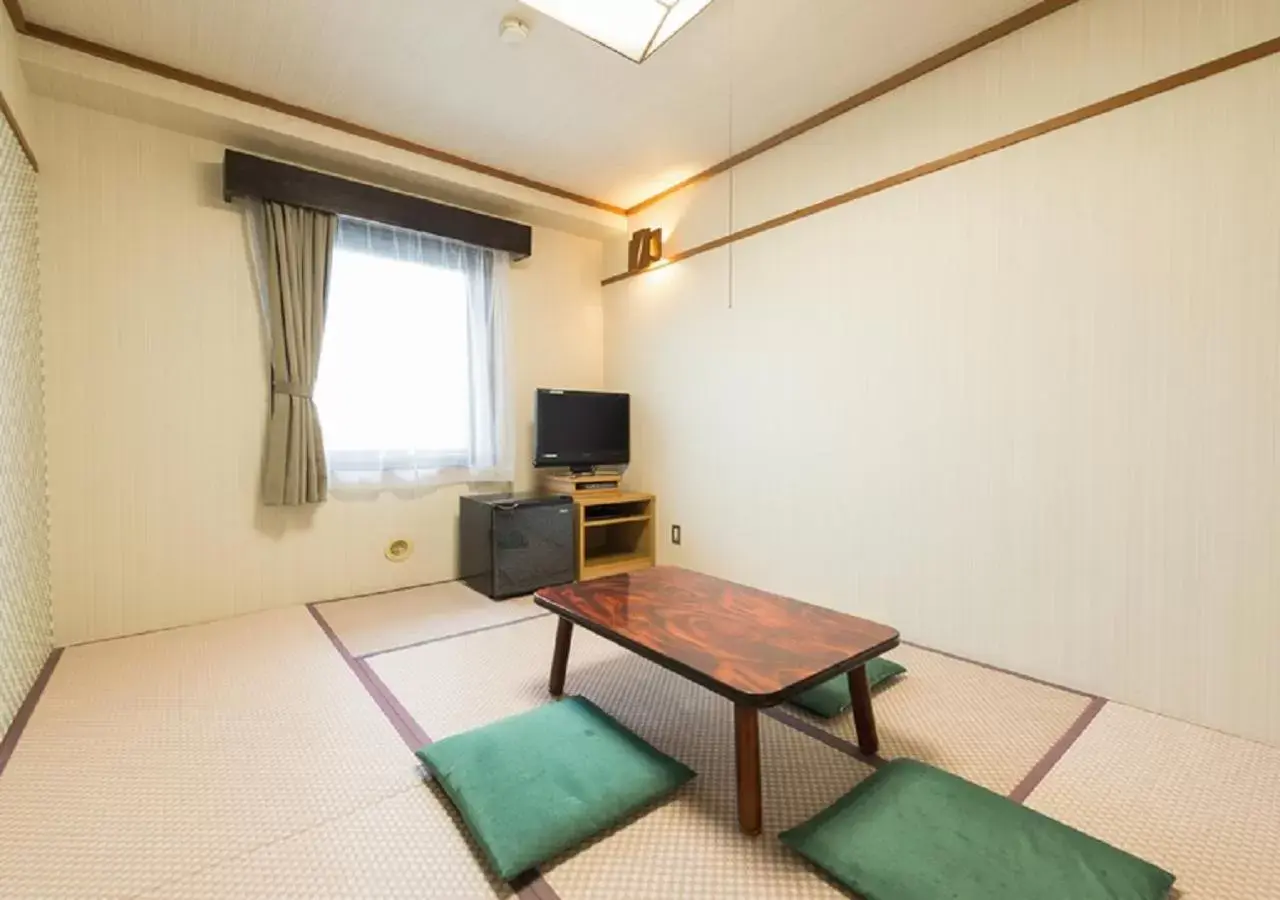 TV and multimedia, TV/Entertainment Center in HOTEL LiVEMAX Kofu