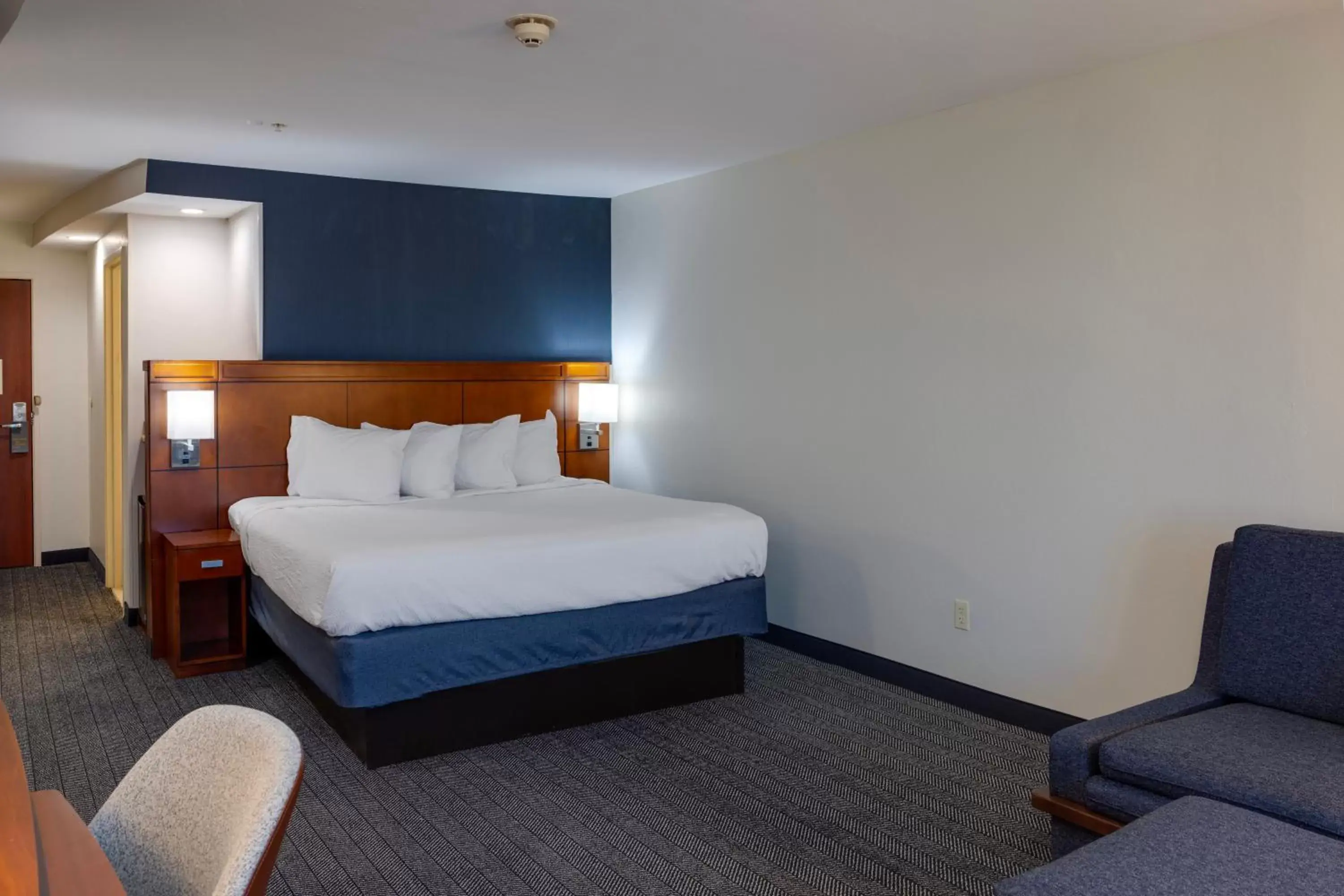 Guests, Bed in Courtyard by Marriott Oklahoma City North/Quail Springs