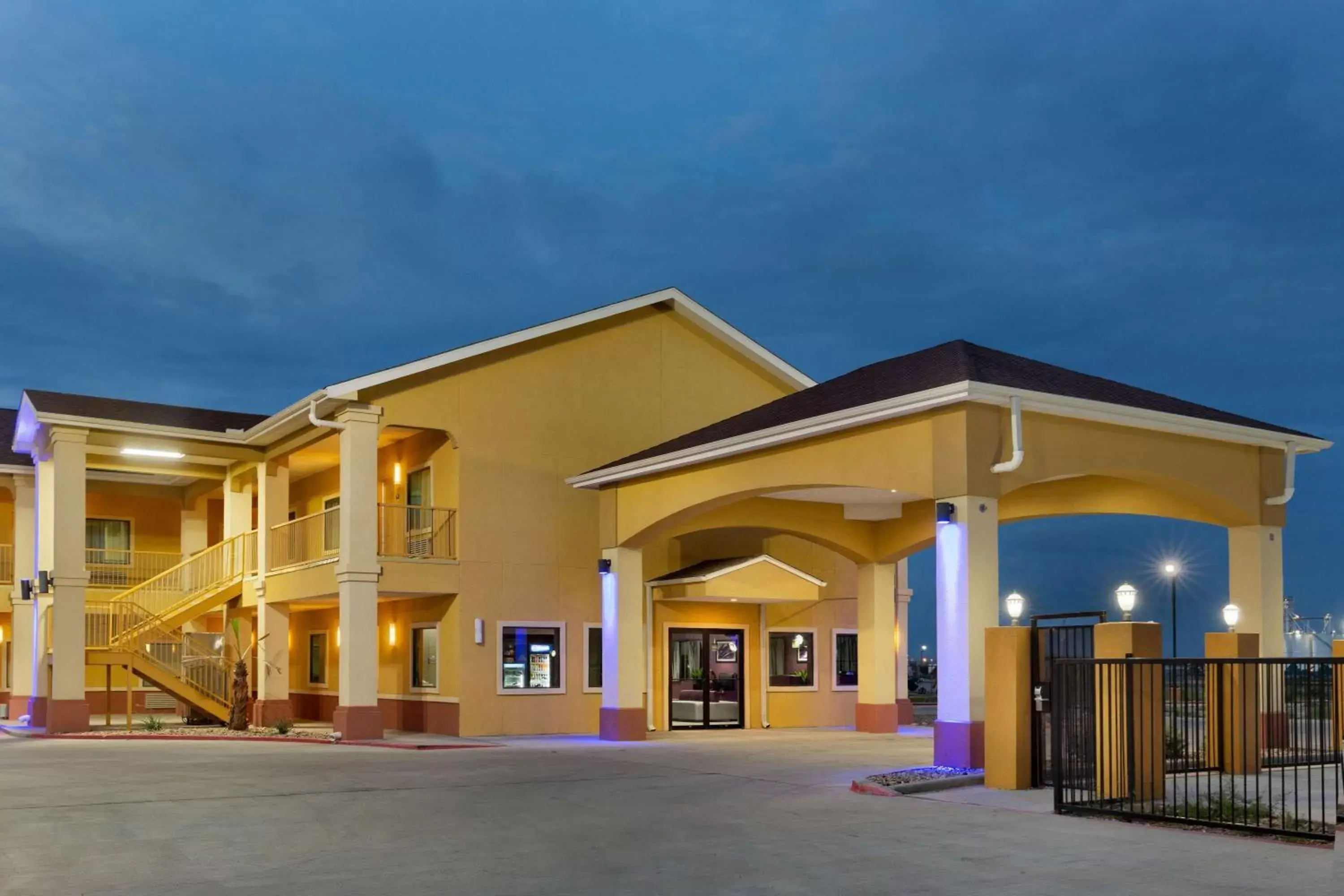 Property building in Days Inn by Wyndham Odessa Property building in Days Inn by Wyndham Odessa