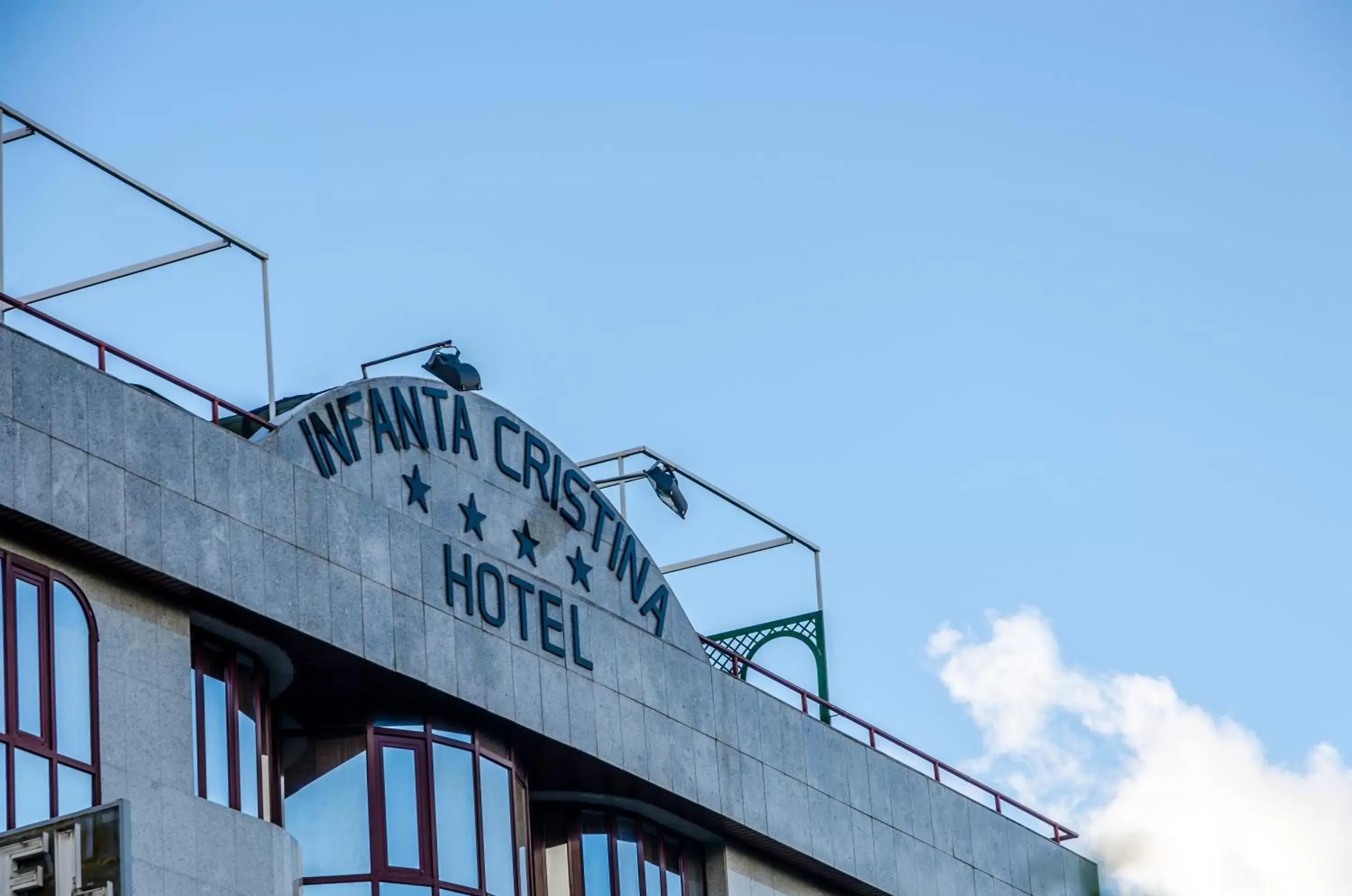 Facade/entrance in Infanta Cristina