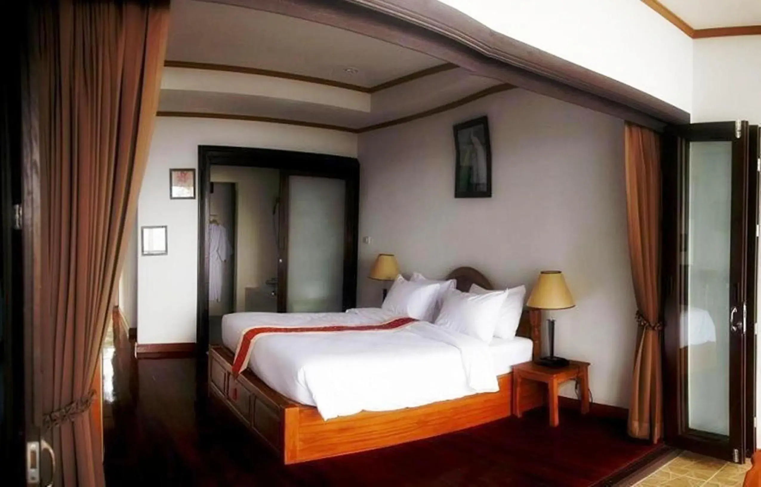 Superior Double or Twin Room in Lipa Bay Resort Superior Double or Twin Room in Lipa Bay Resort