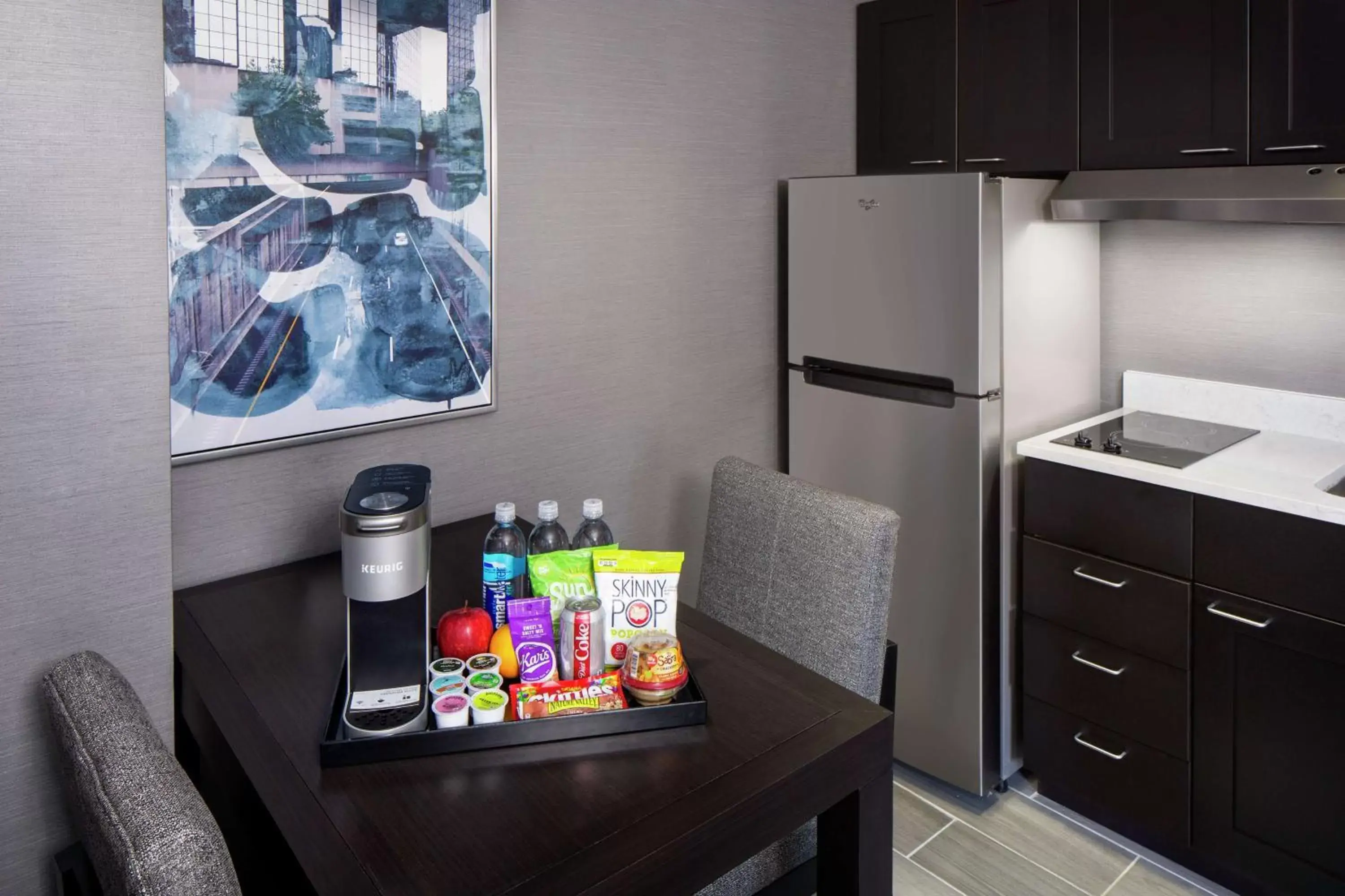 Bed, Kitchen/Kitchenette in Homewood Suites by Hilton Atlanta - Buckhead