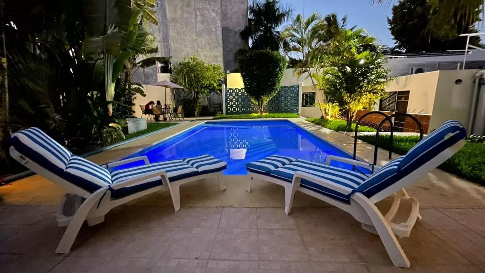 Patio, Swimming Pool in Suites del Sureste - Mérida