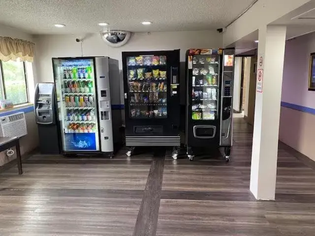 vending machine, Supermarket/Shops in Americas Express Inn Rocky Mount