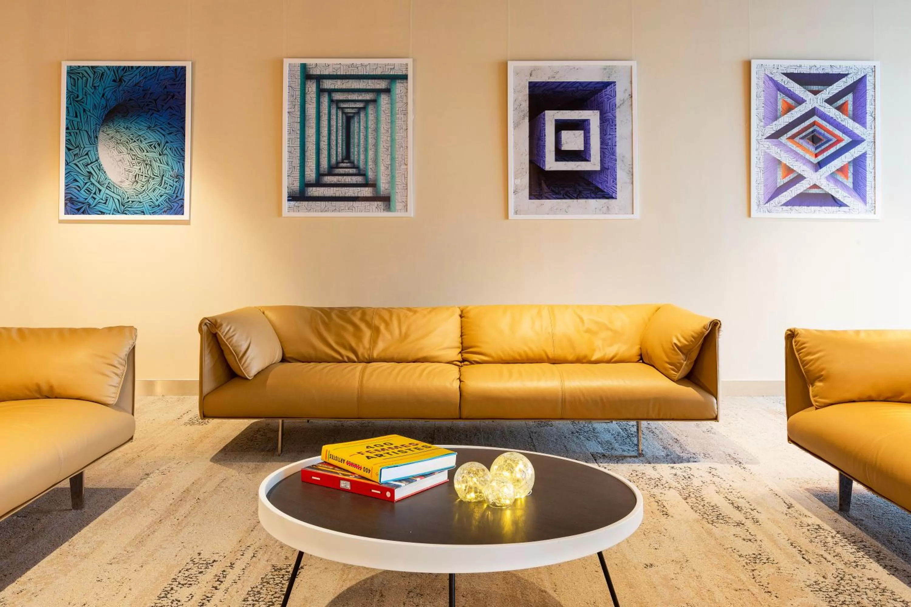 Seating area in Pullman Paris Montparnasse