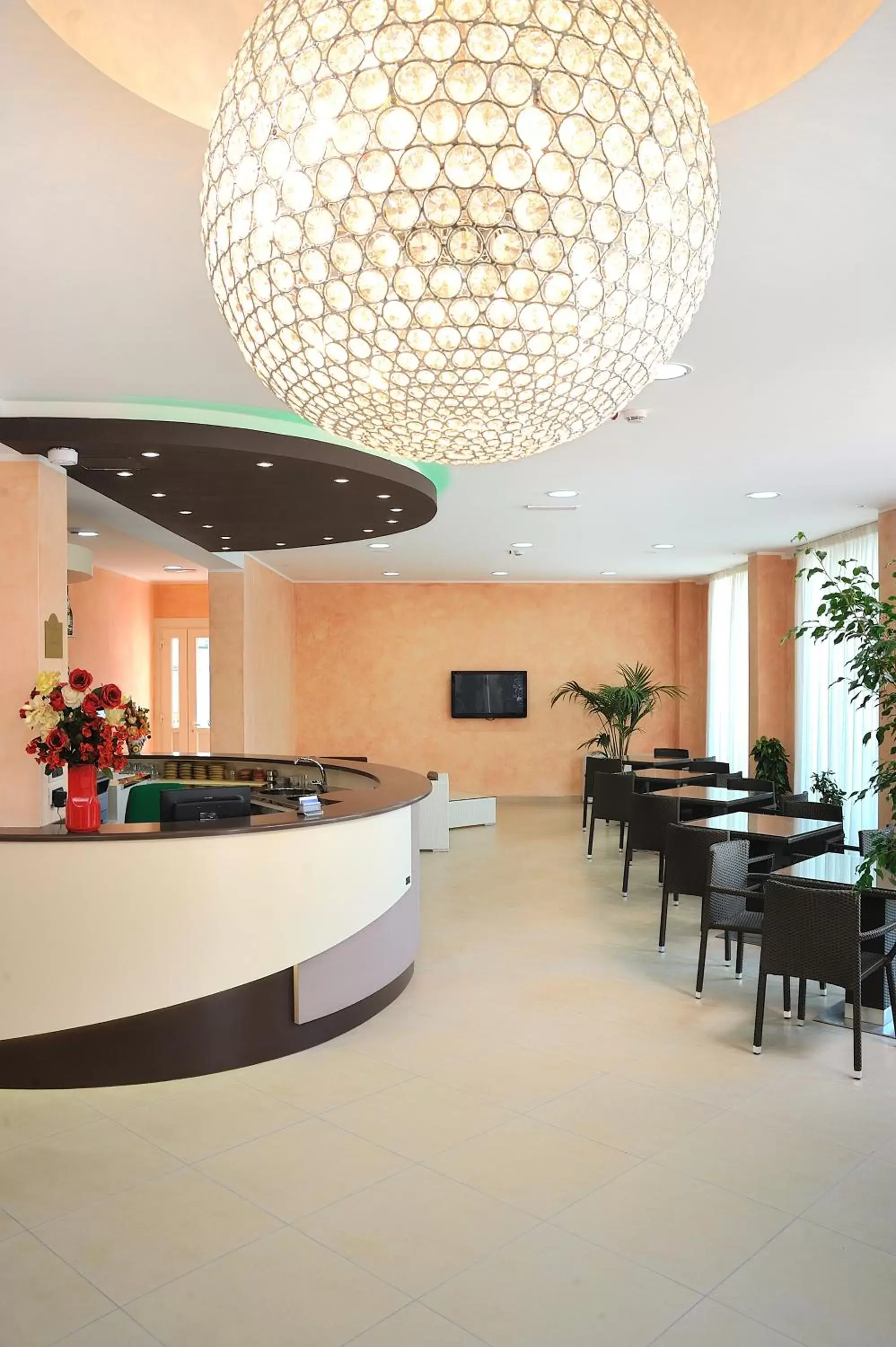 Lobby or reception, Restaurant/Places to Eat in Hotel Favorita