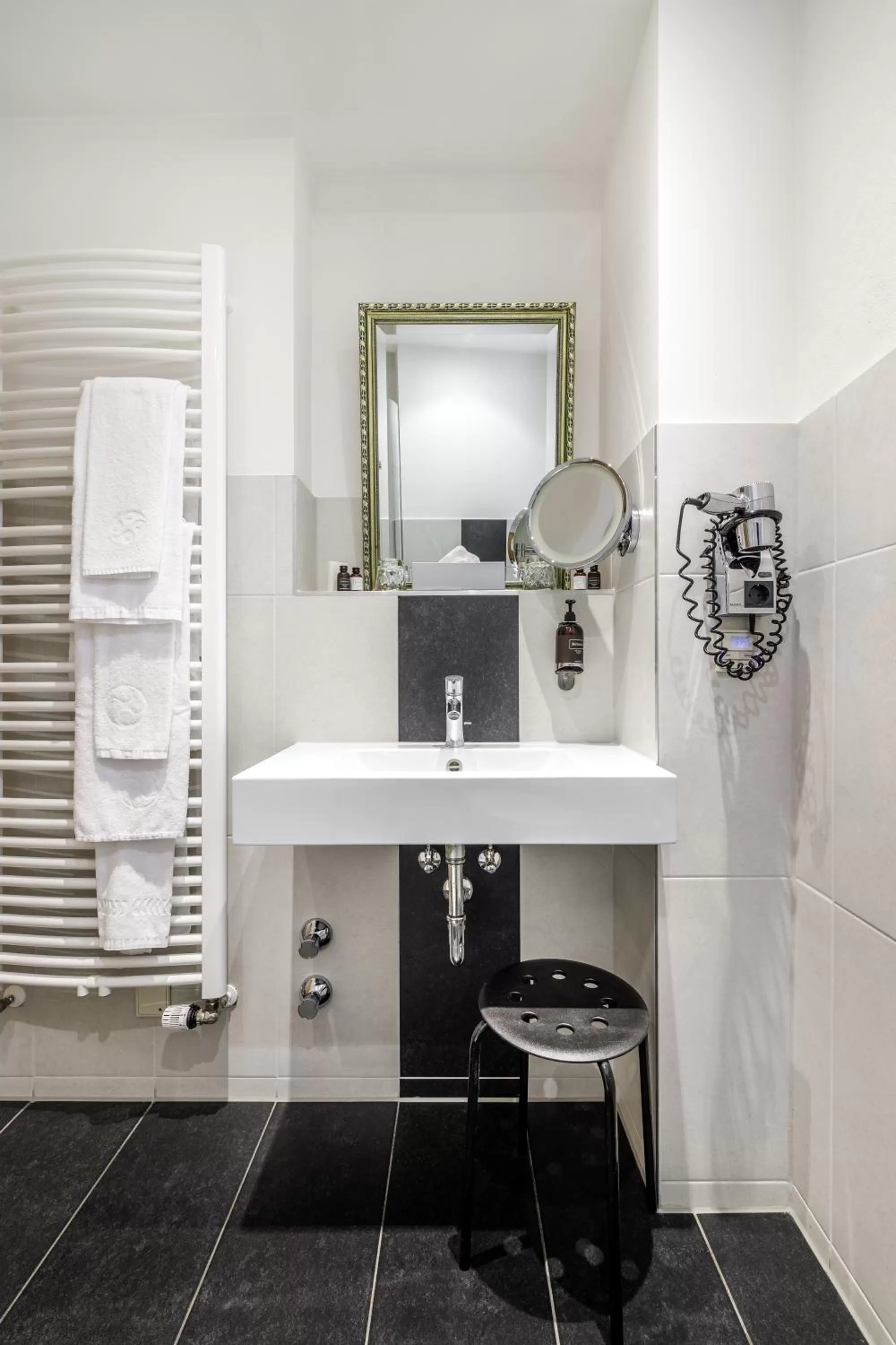 Bathroom in Chin-Chin Hotel ehemals Bohemian Hotel