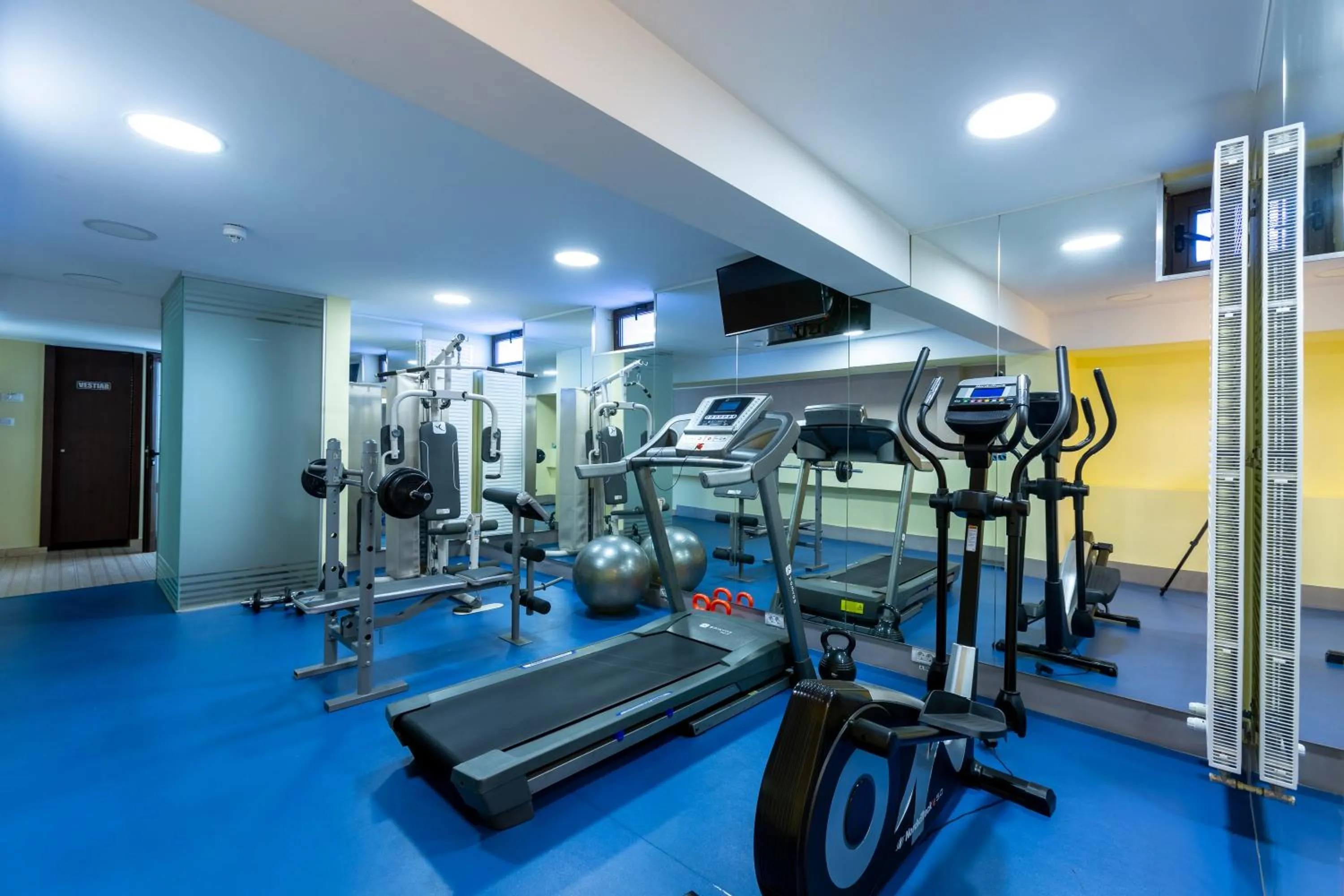 Fitness centre/facilities in Golden Time Hotel