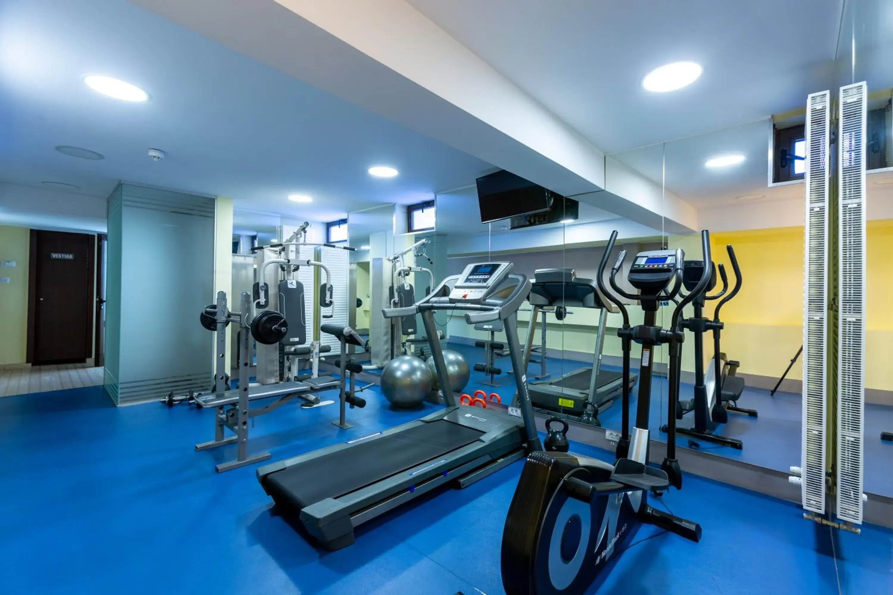Fitness Center/Facilities in Golden Time Hotel