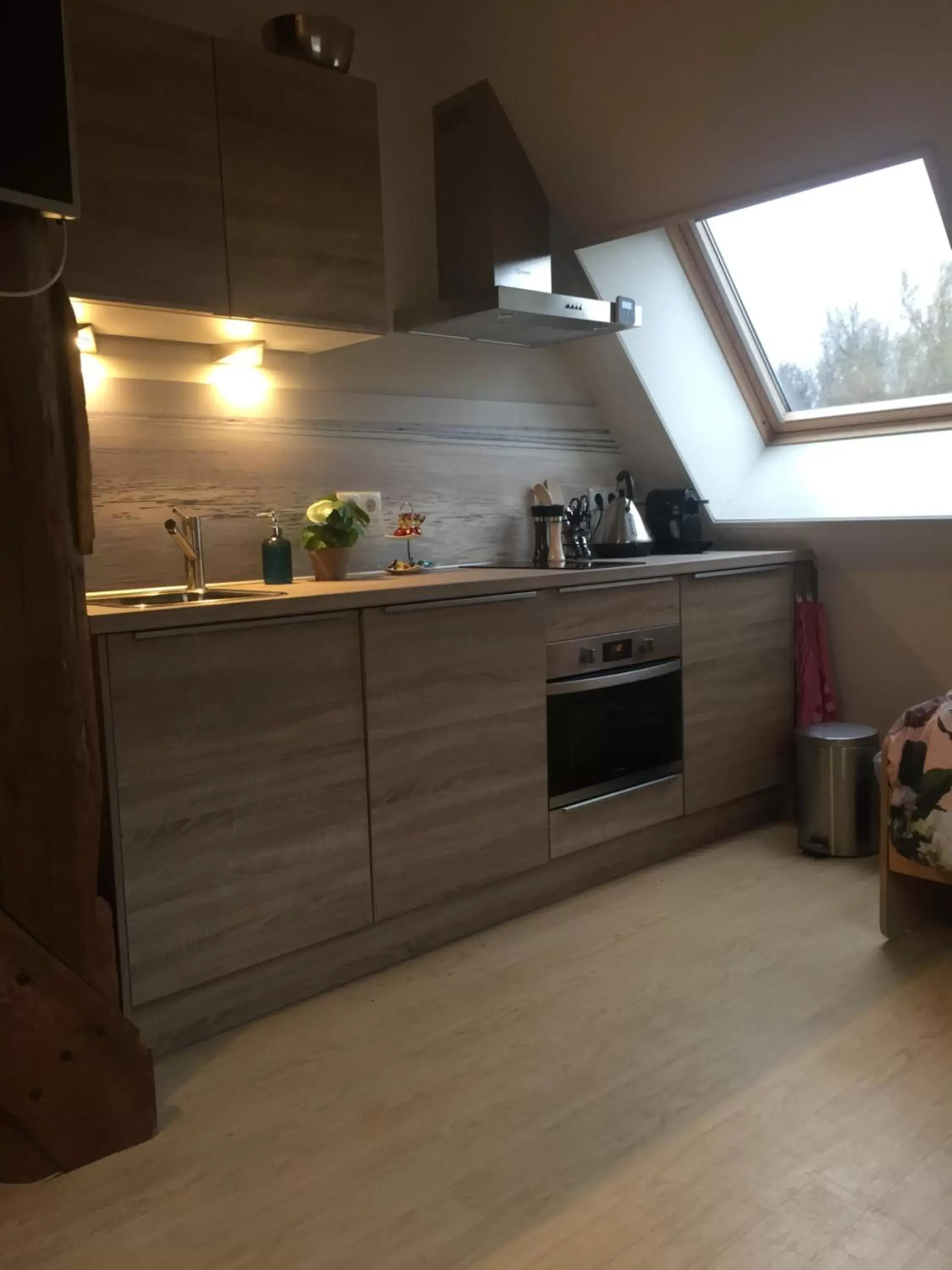 Kitchen or kitchenette, Kitchen/Kitchenette in B&B Idylle aan Zee incl 2 Wellnessstudios