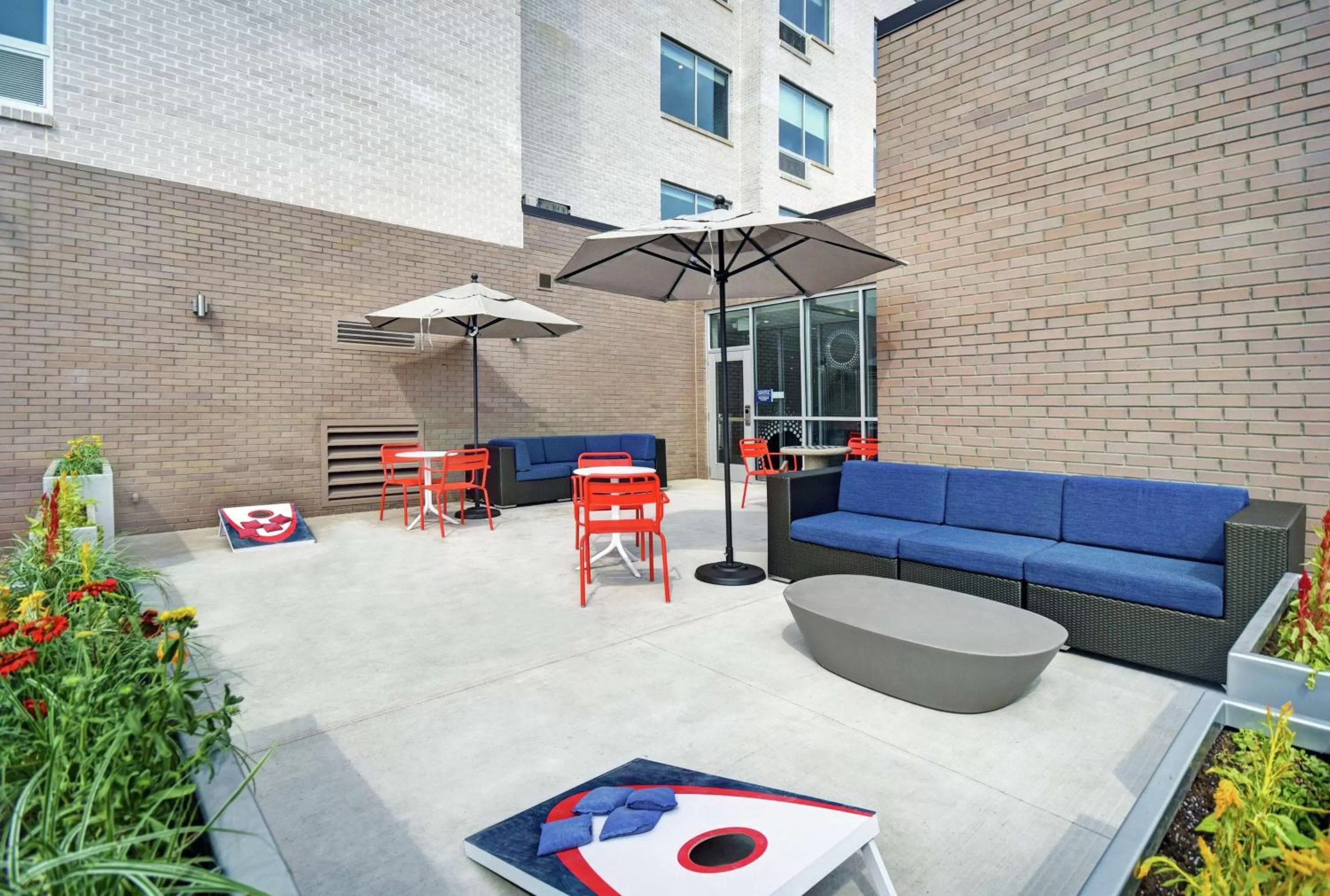 Patio in Tru By Hilton Grand Rapids Airport