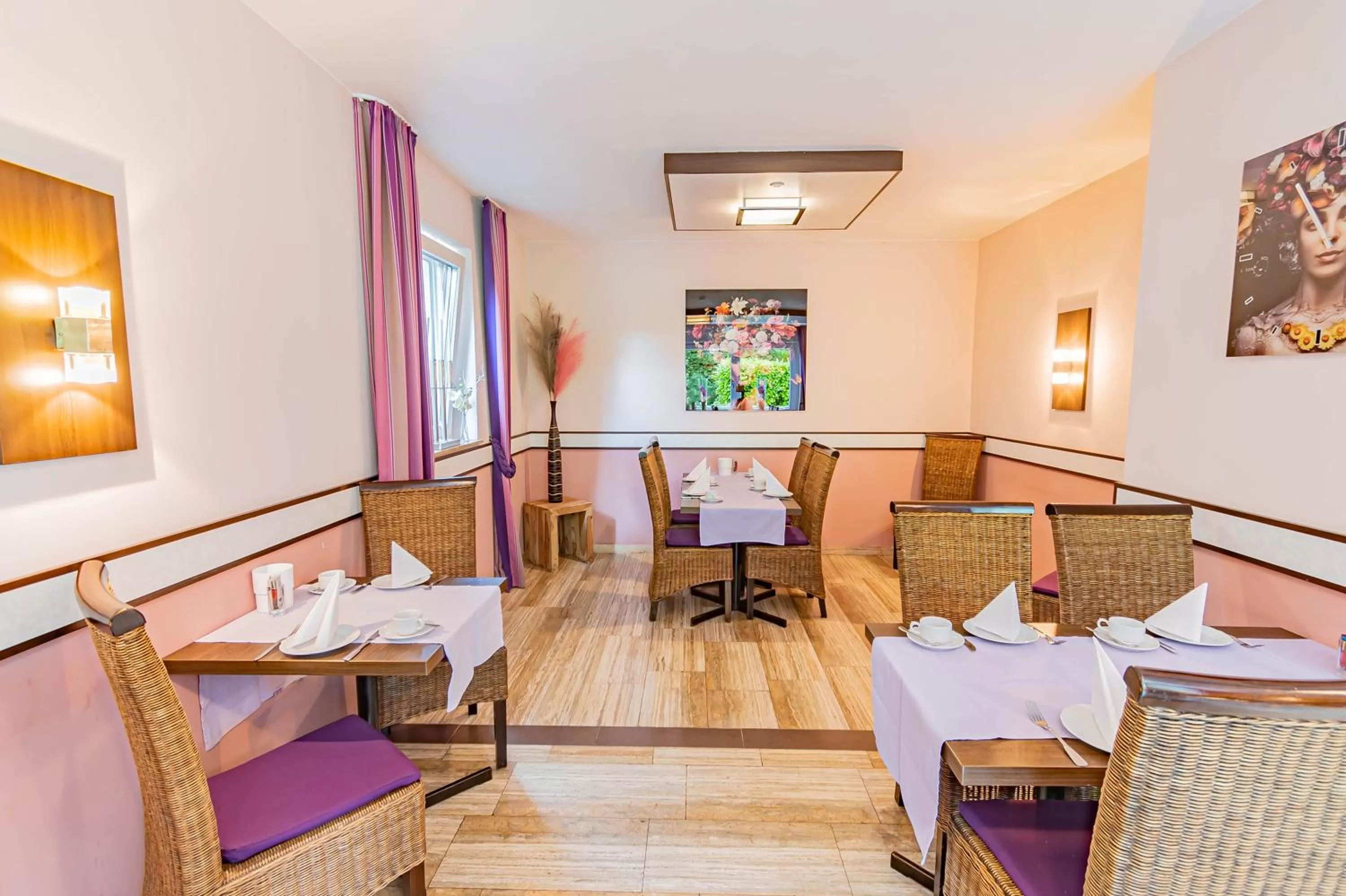 Restaurant/places to eat in Parkhotel Sonnenberg