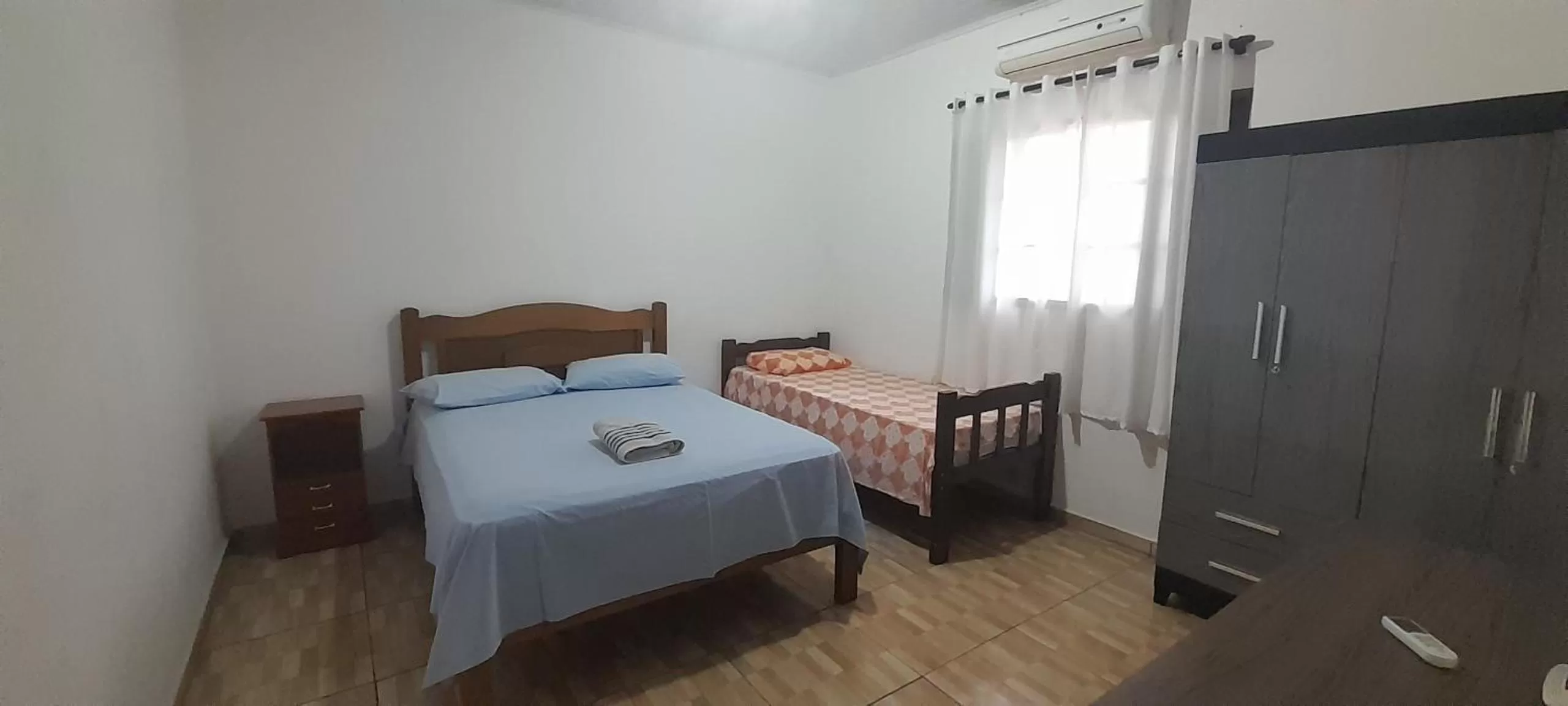 Bed in Suits - Canto do sabia