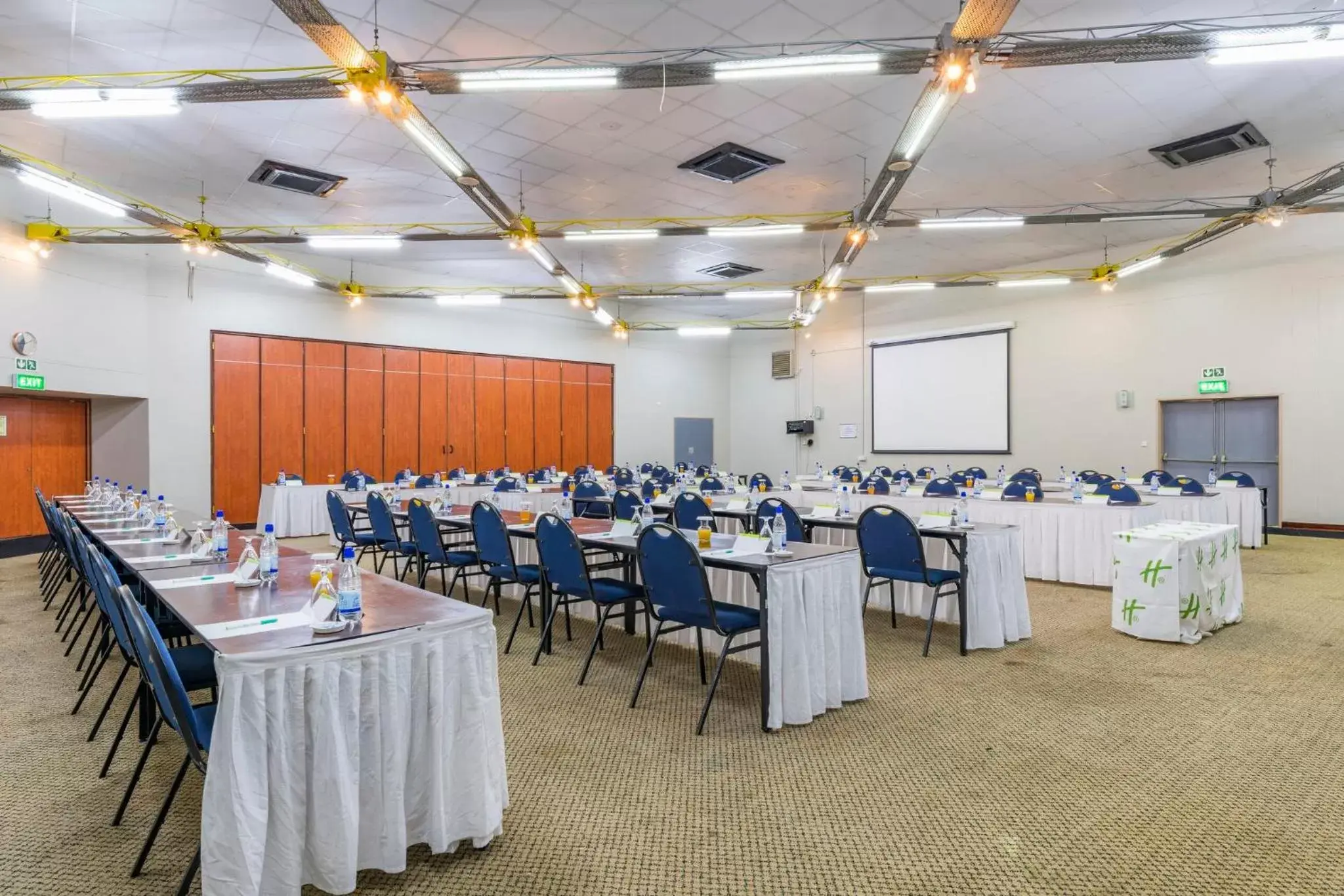 Meeting/conference room in Holiday Inn - Bulawayo, an IHG Hotel