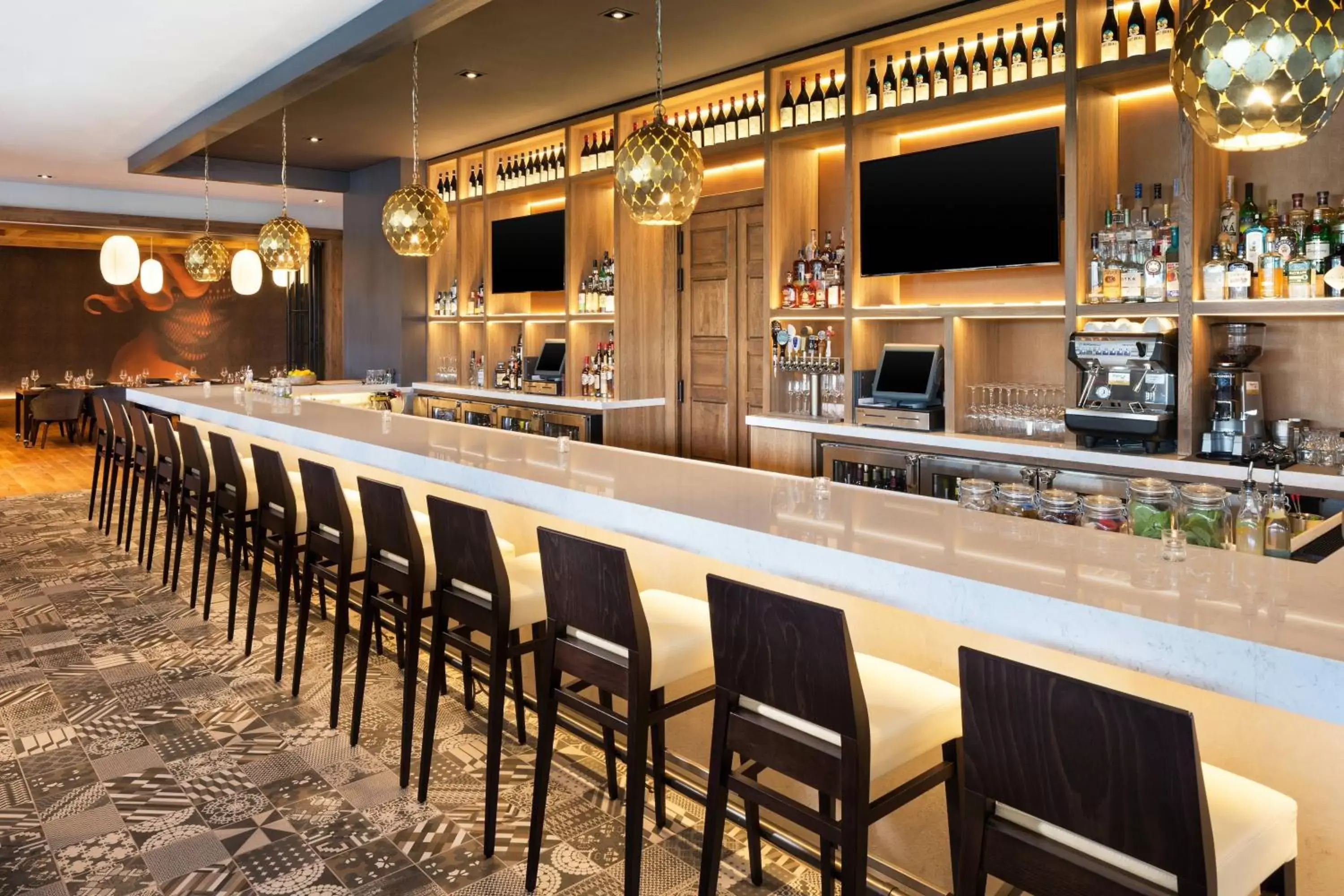 Restaurant/places to eat, Lounge/Bar in Sheraton Bloomington