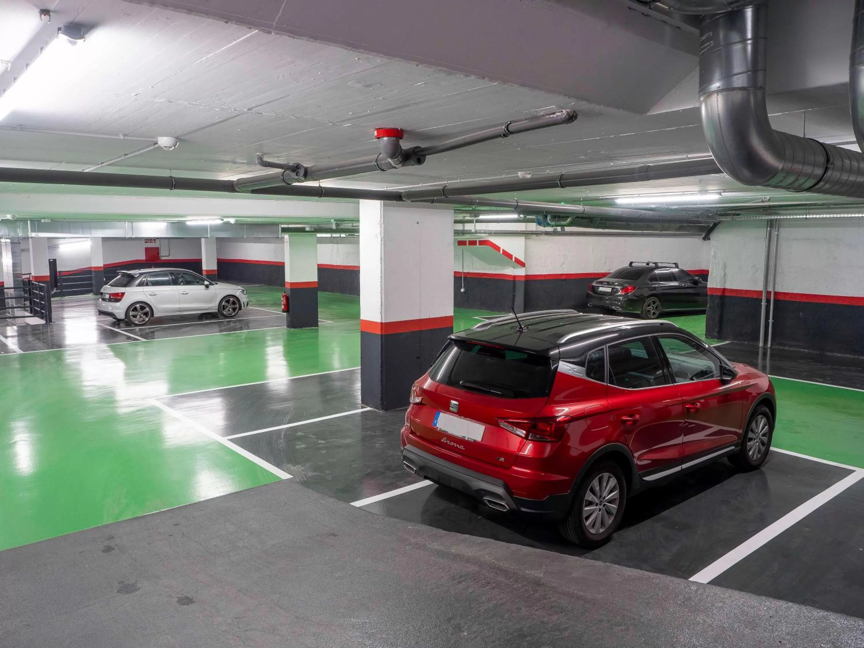 Parking in Arcelon Hotel! New Opening! Nueva apertura 2023!