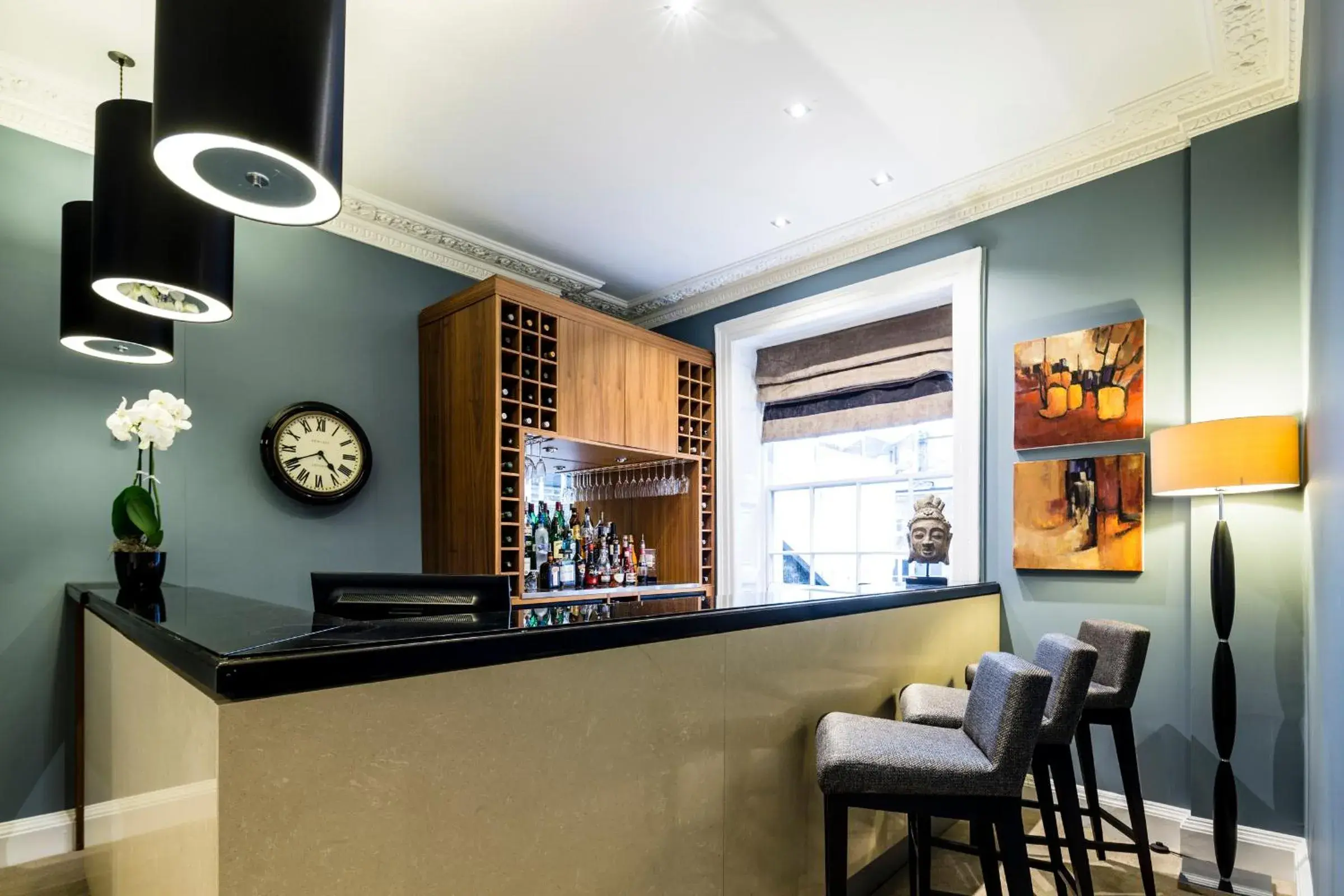 Lounge or bar in Montagu Place Hotel