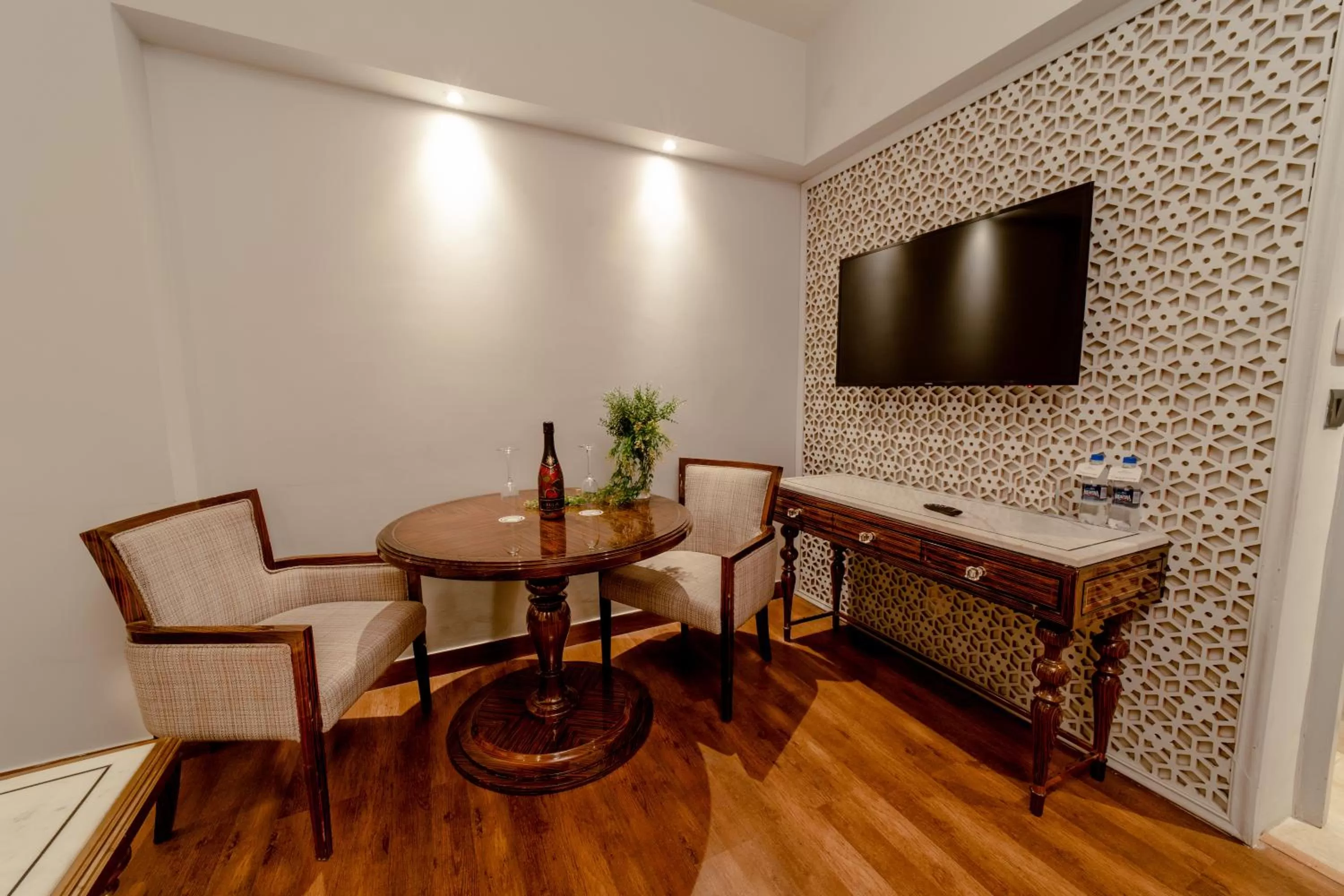 TV and multimedia in Sarovar Portico Jaipur