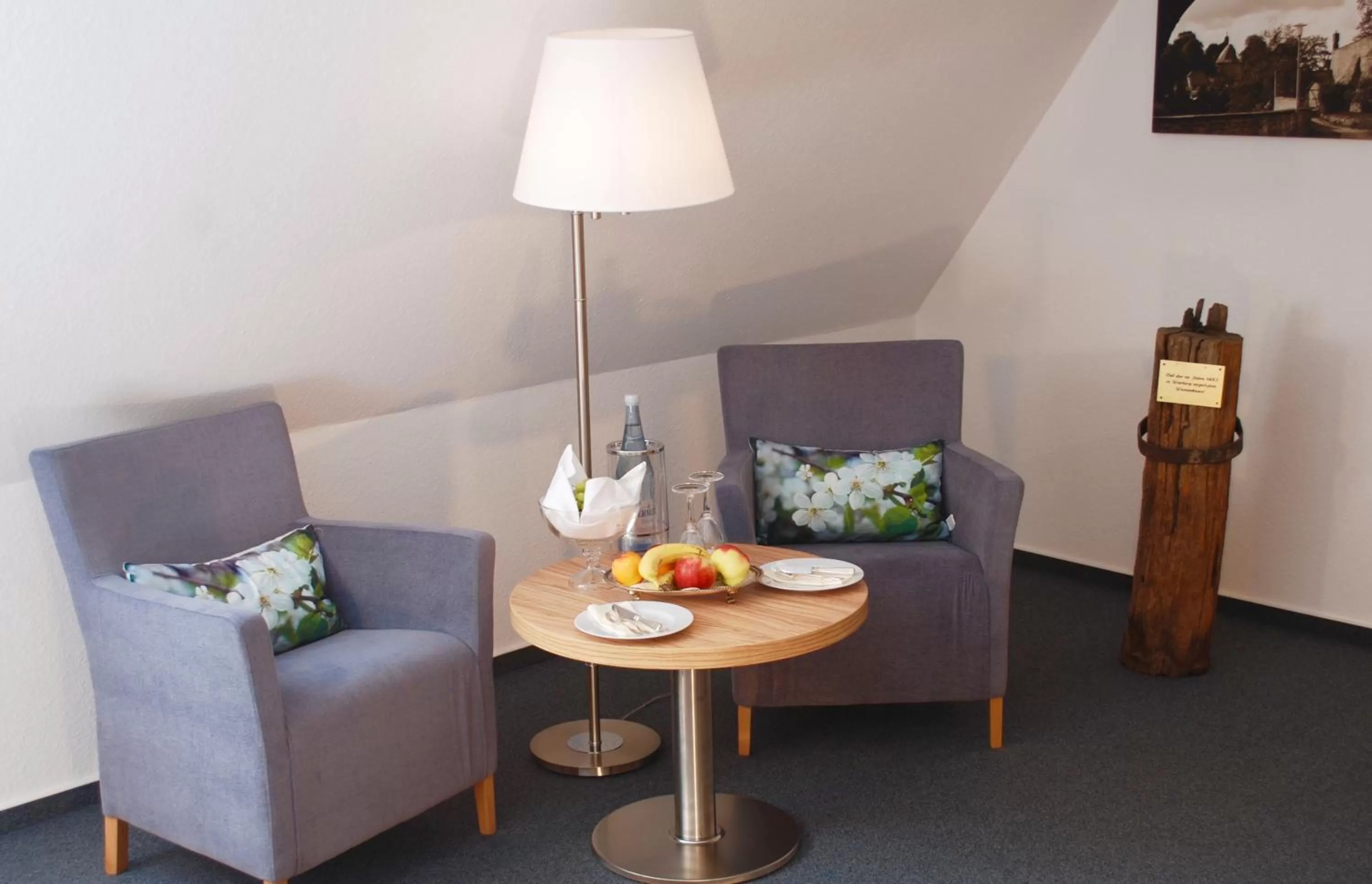 Photo of the whole room in Alt Warburg