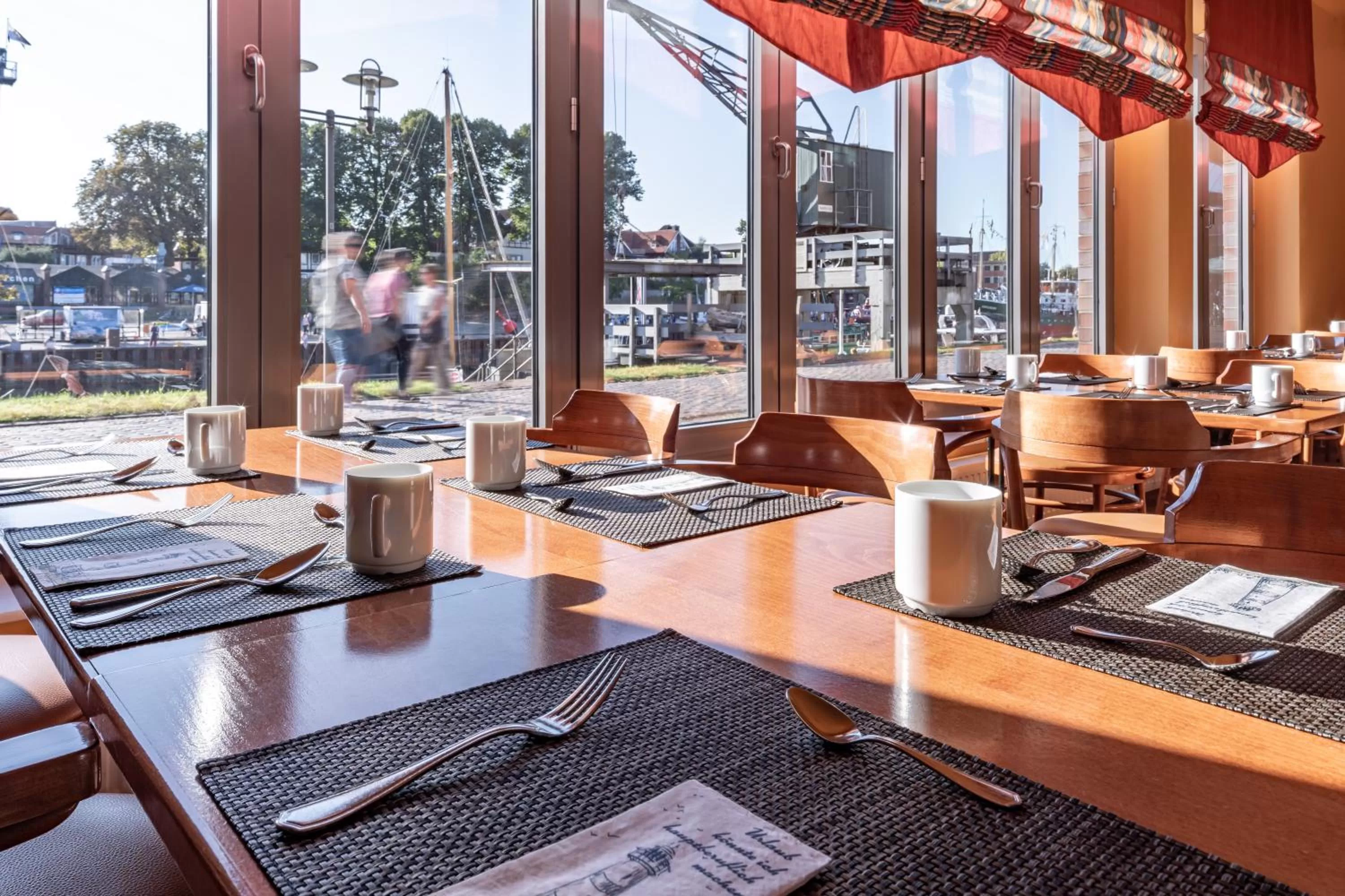 Restaurant/places to eat in Hotel Stadthafen Stade