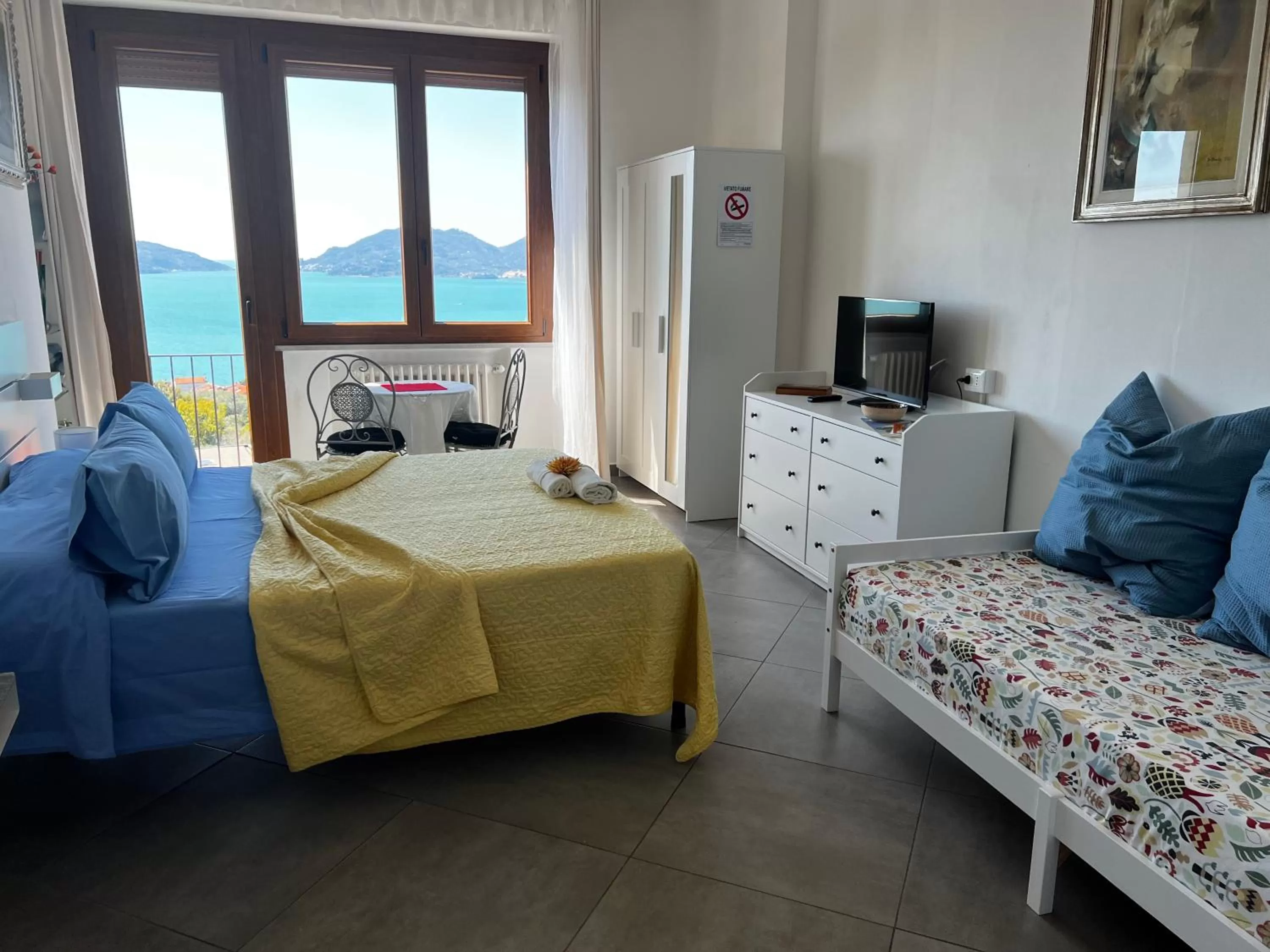 View (from property/room), Bed in B&B Camera Bellavista