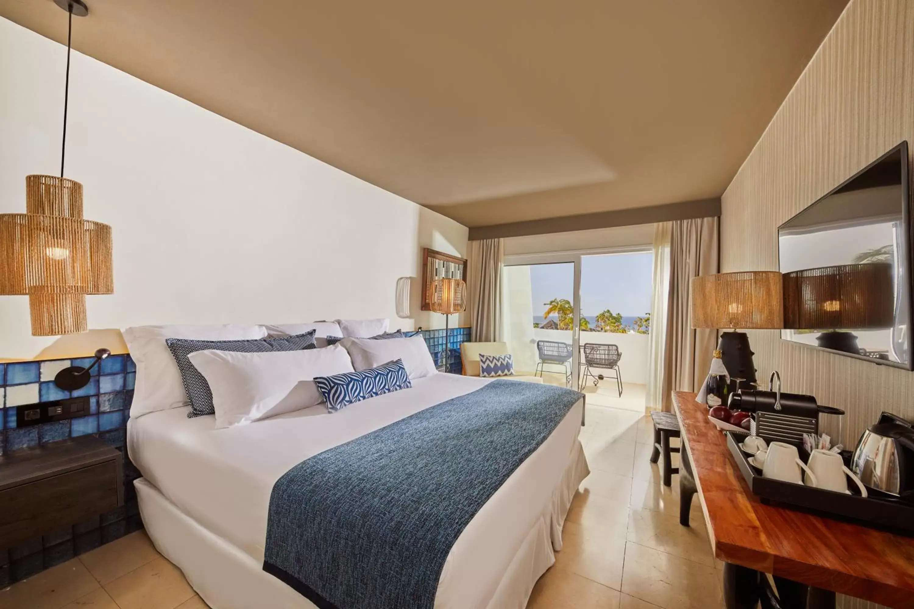 Bed in Dreams Jardin Tropical Resort & Spa