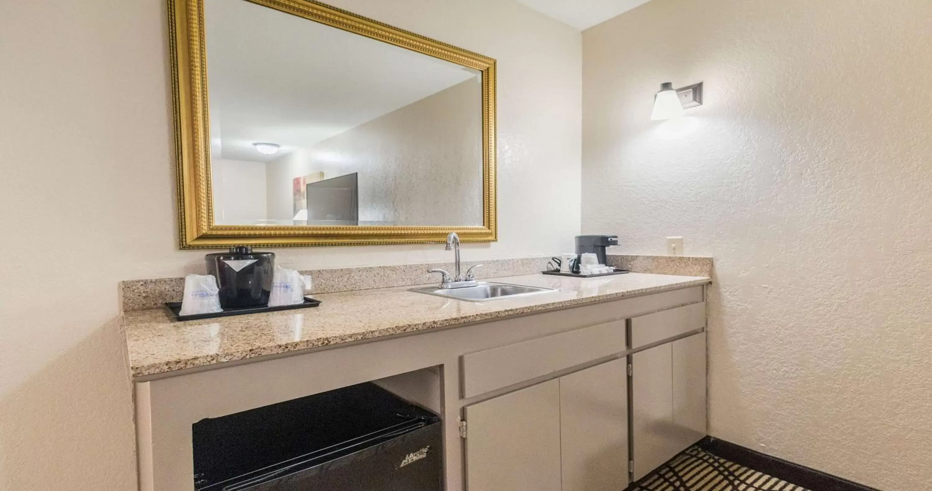 Other, Bathroom in Best Western Roseville Inn