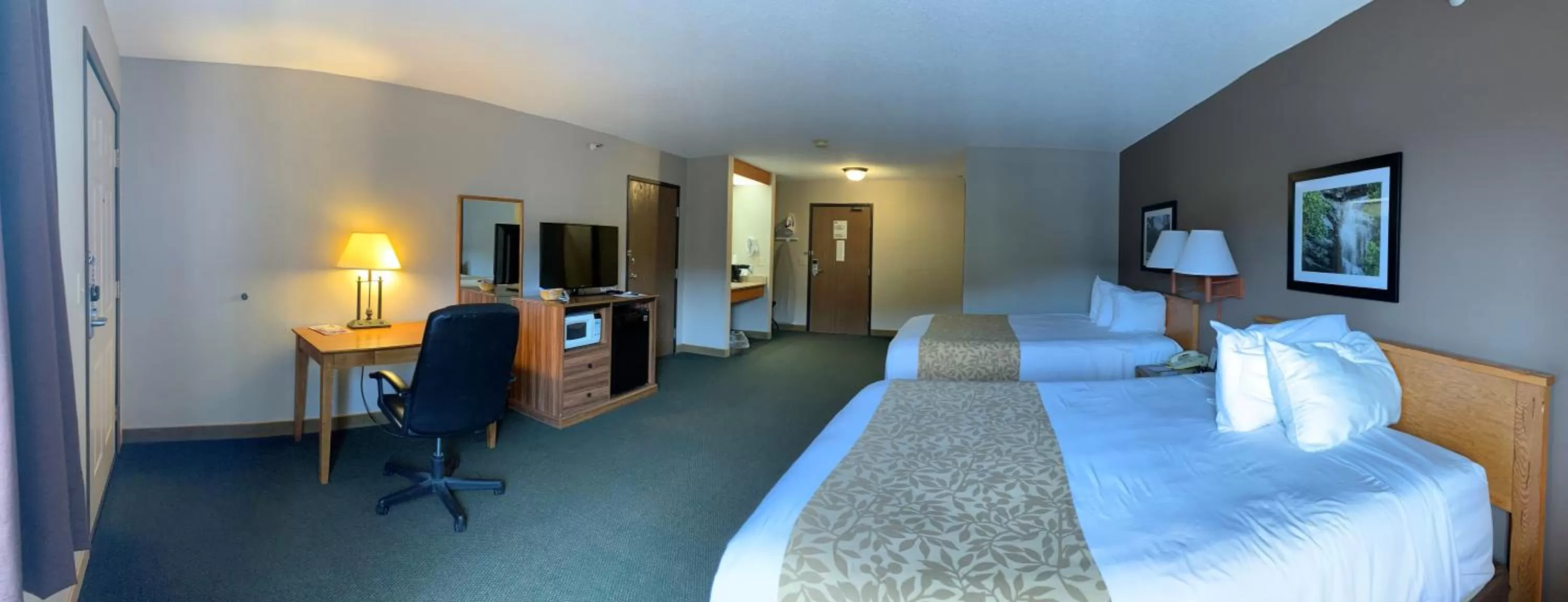 Breakfast, Bed in Days Inn by Wyndham Spearfish
