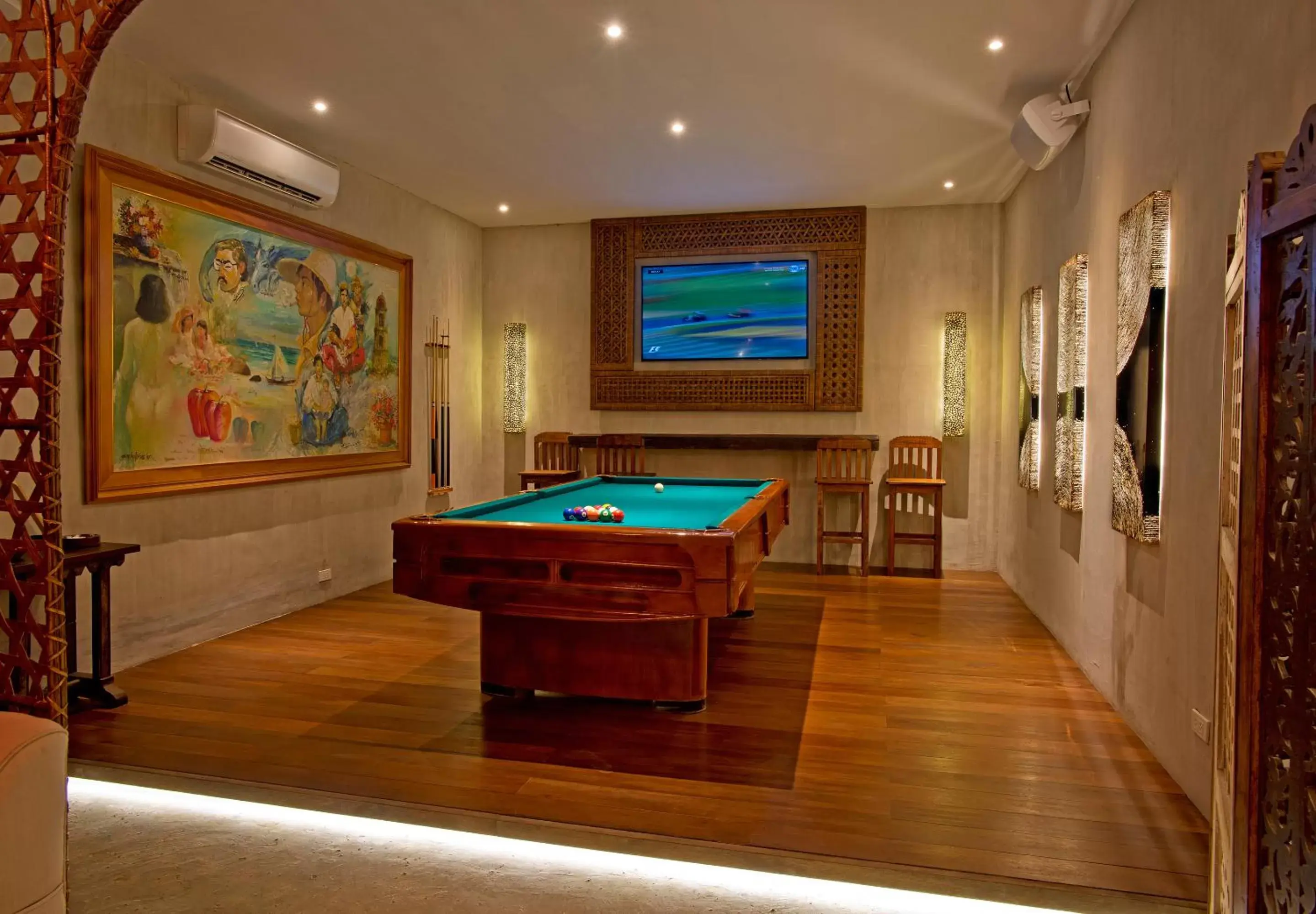 Lounge or bar, Billiards in Costabella Tropical Beach Hotel