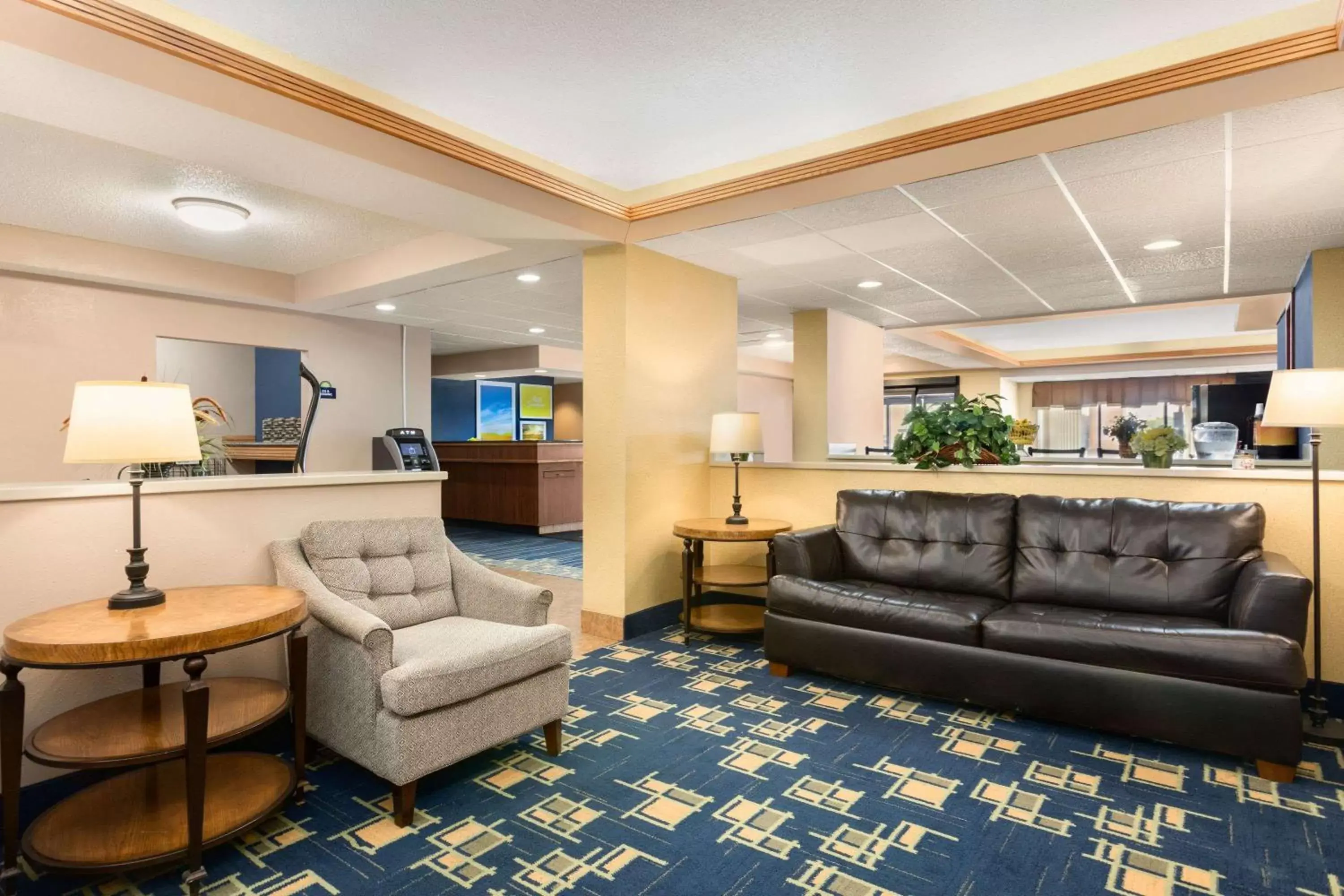Lobby or reception, Seating Area in Days Inn by Wyndham Fargo