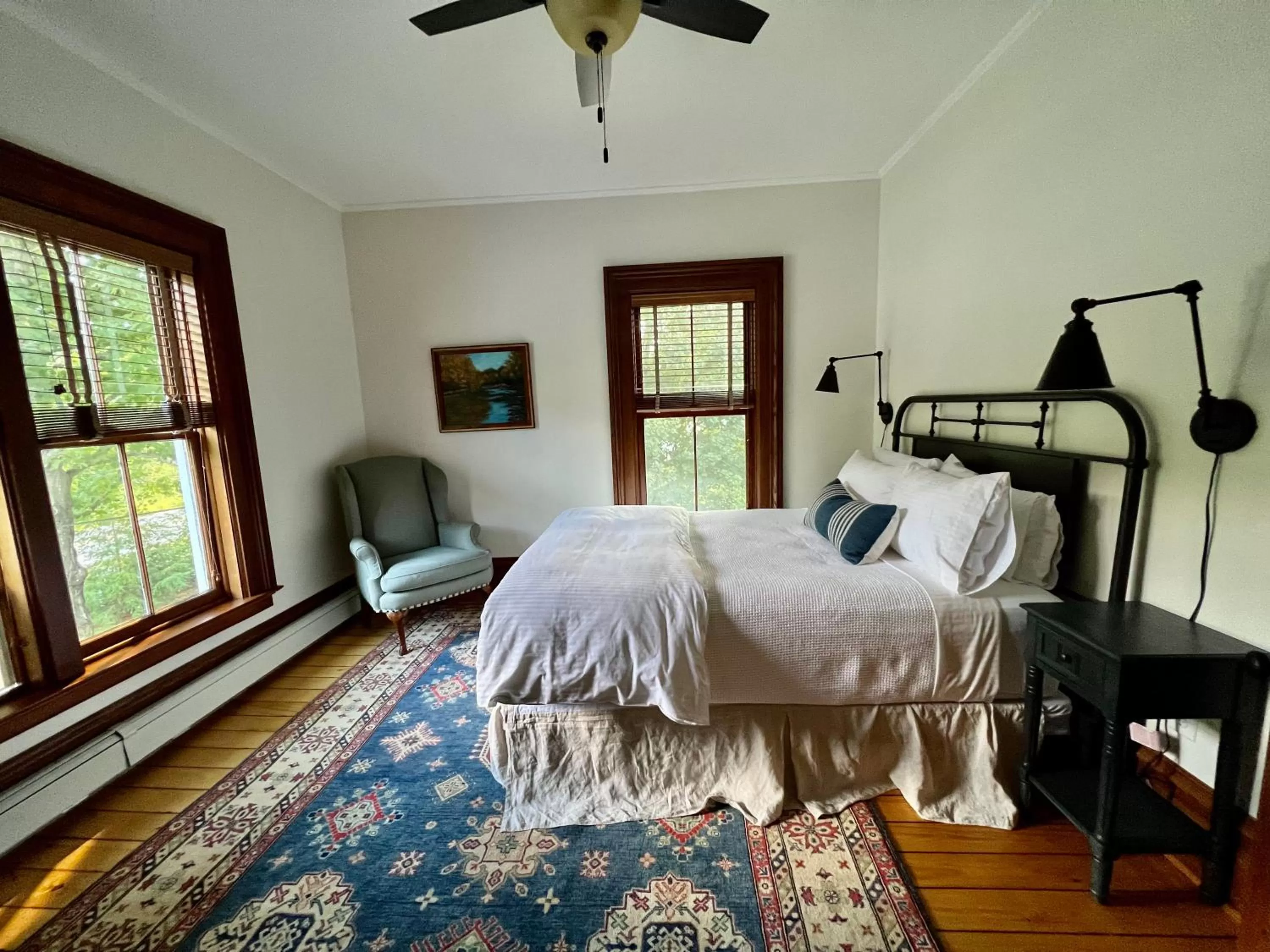 Bed in Hill Farm Inn - Manchester