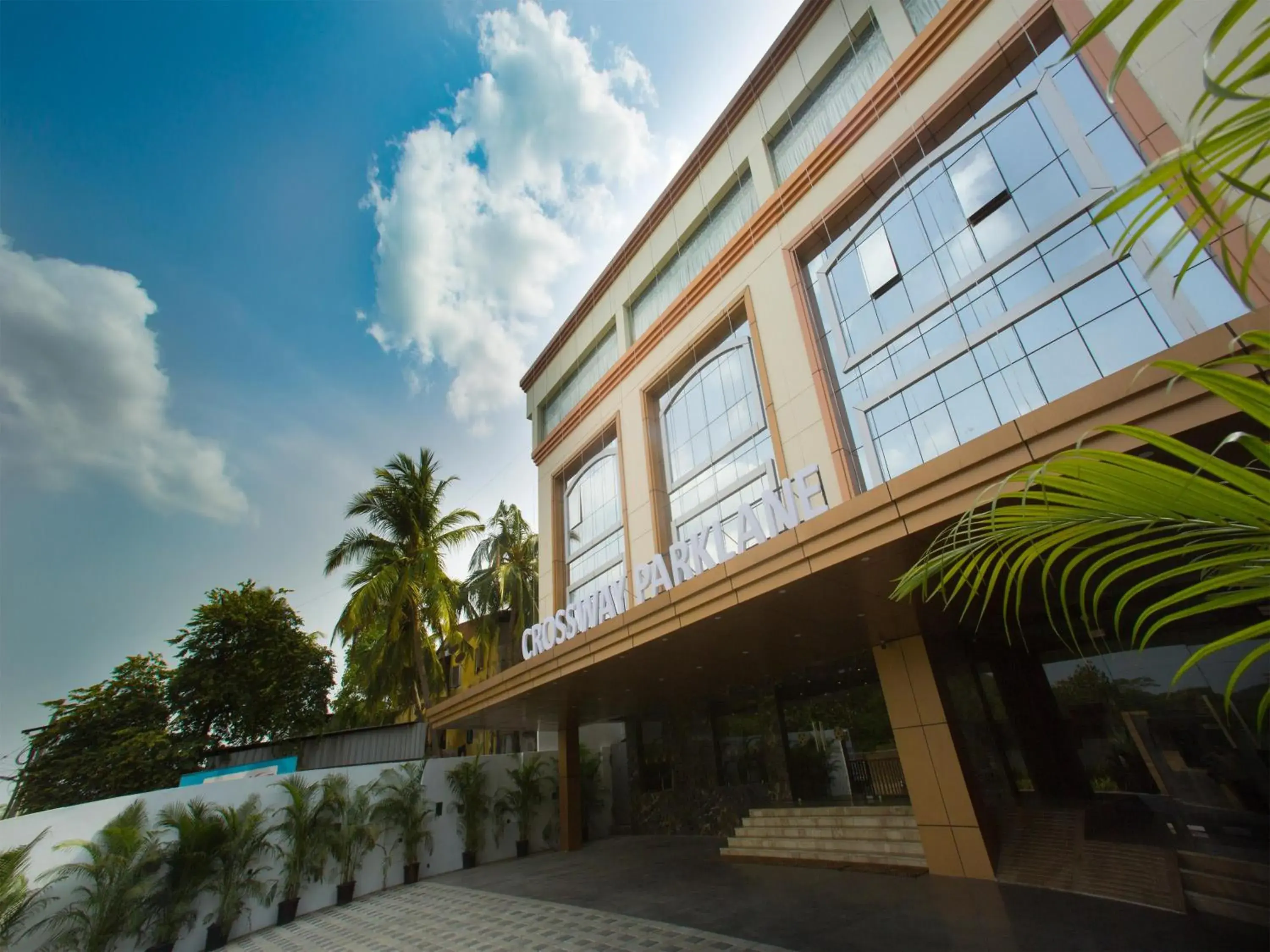 Facade/entrance, Property Building in Crossway Parklane Airport Hotel Chennai