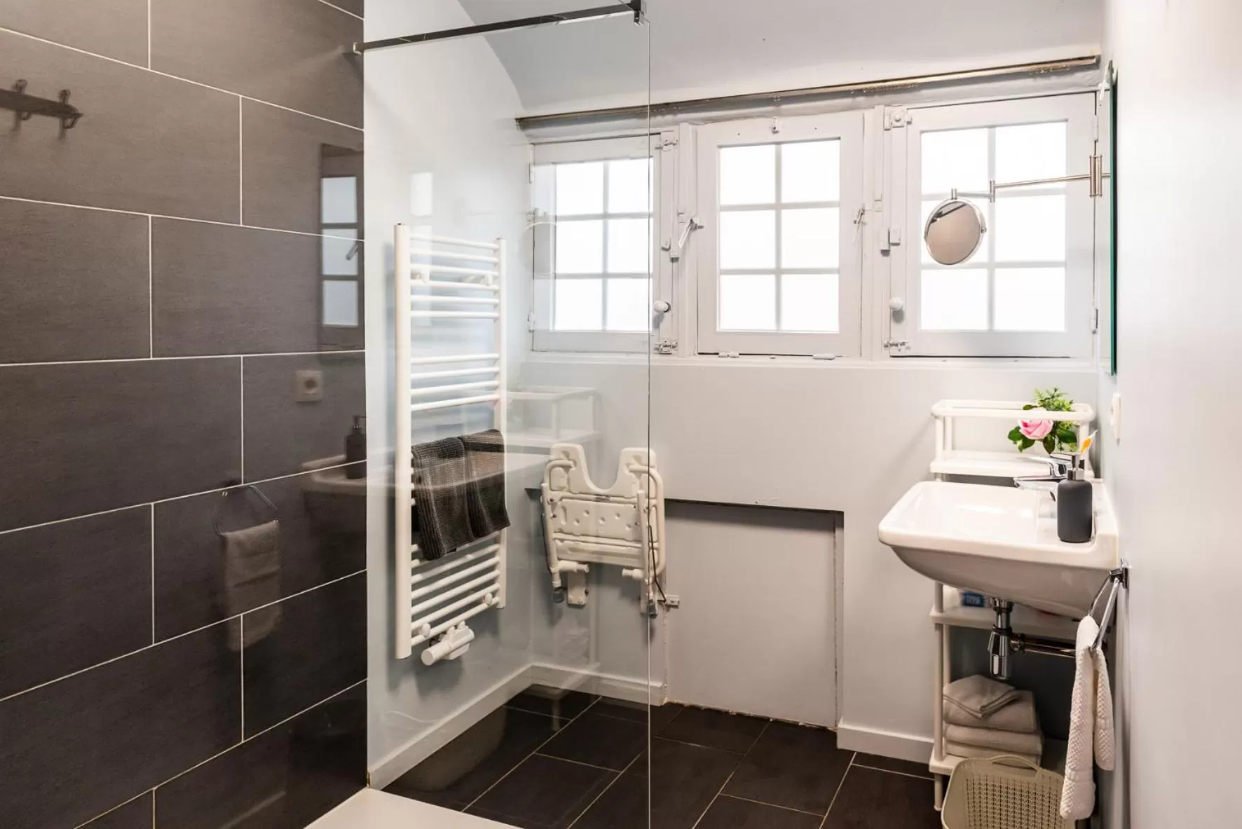 Shower in Rose House B&B