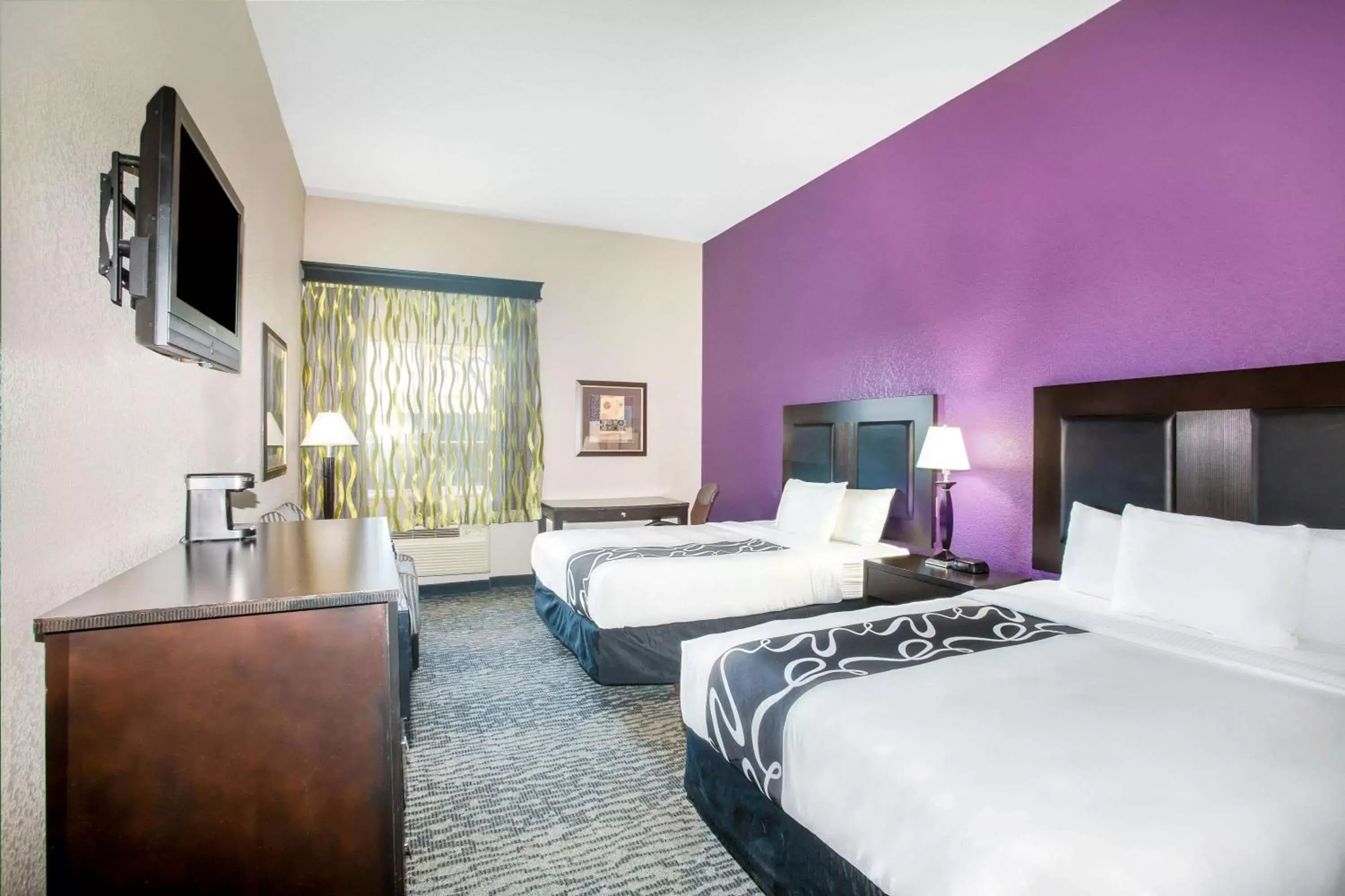 Photo of the whole room, Bed in La Quinta by Wyndham Kyle - Austin South Photo of the whole room, Bed in La Quinta by Wyndham Kyle - Austin South