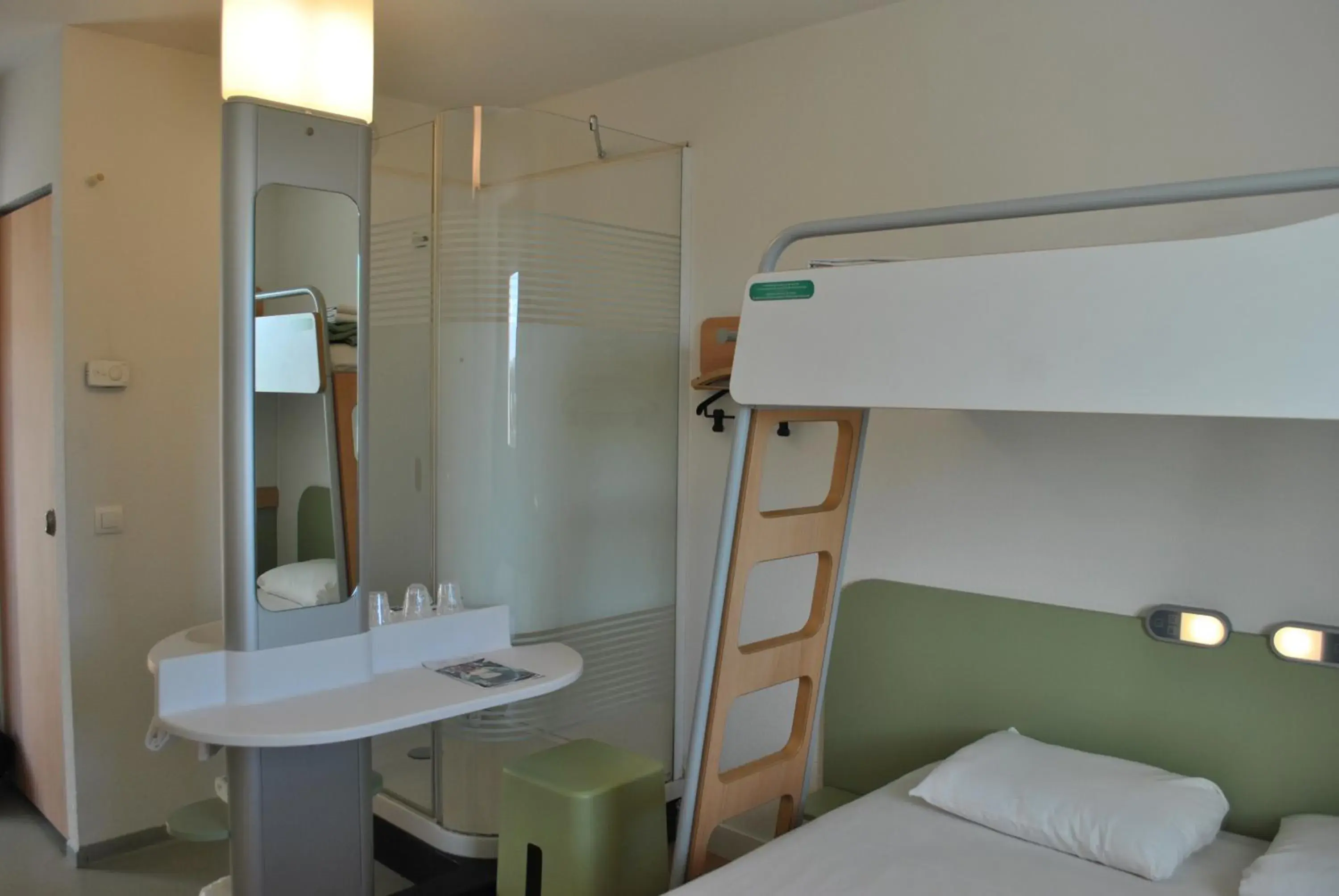 bunk bed, Bathroom in ibis budget Loriol Le Pouzin