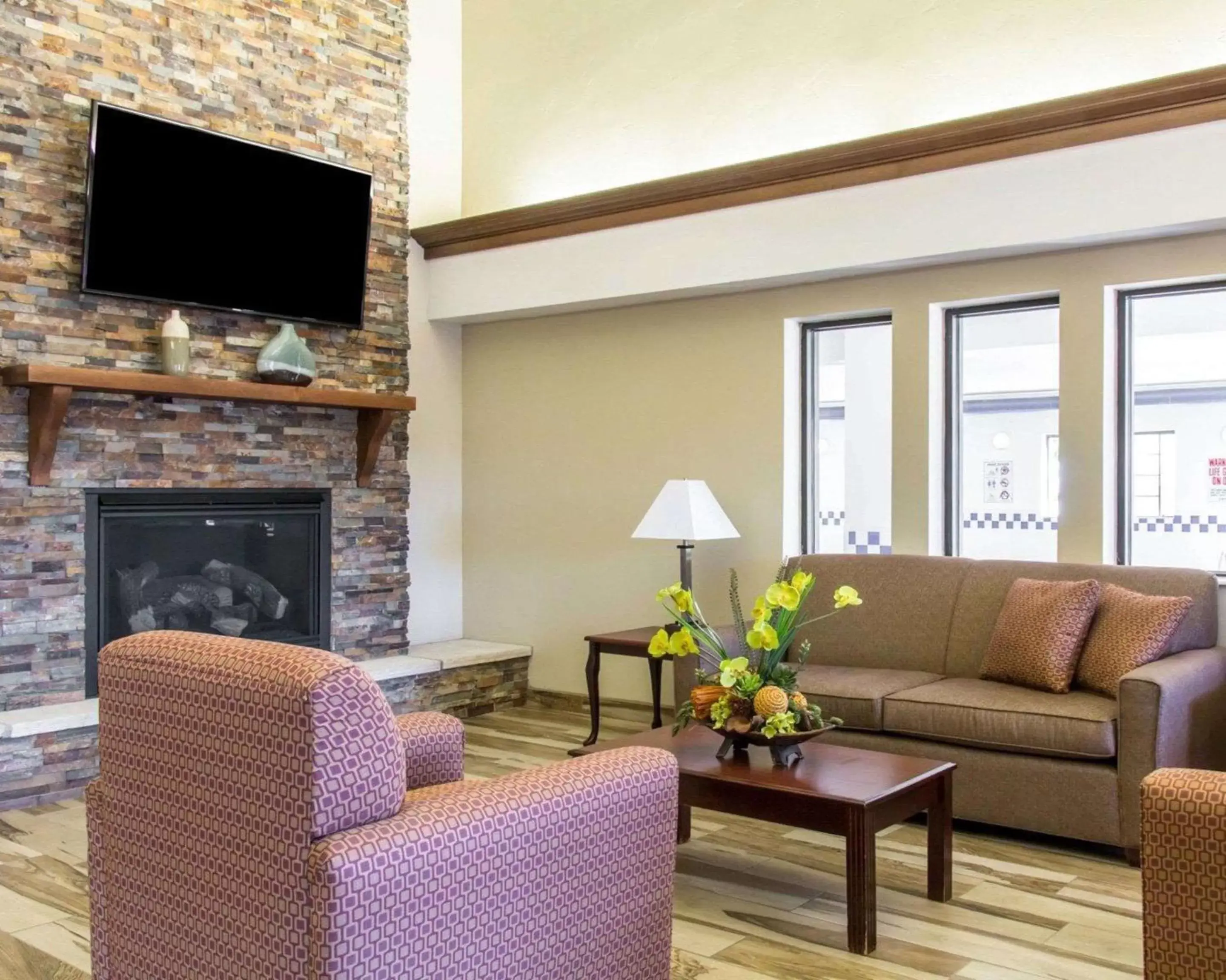 Lobby or reception, Seating Area in Quality Inn & Suites Vail Valley