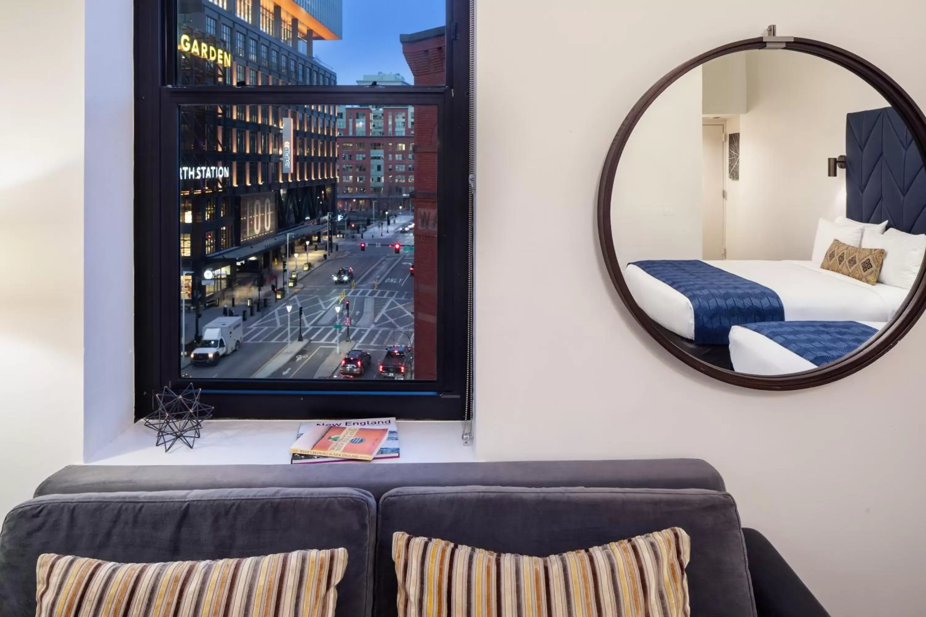 Seating area, Bed in Hotel Indigo Boston Garden, an IHG Hotel