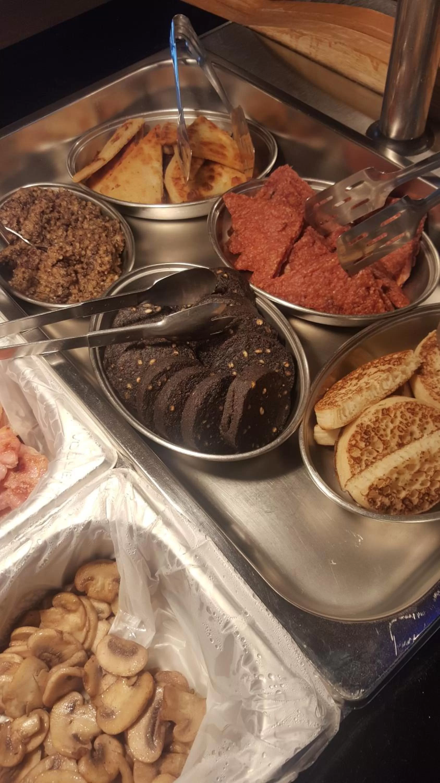 Food close-up in Queens Plaza Hotel