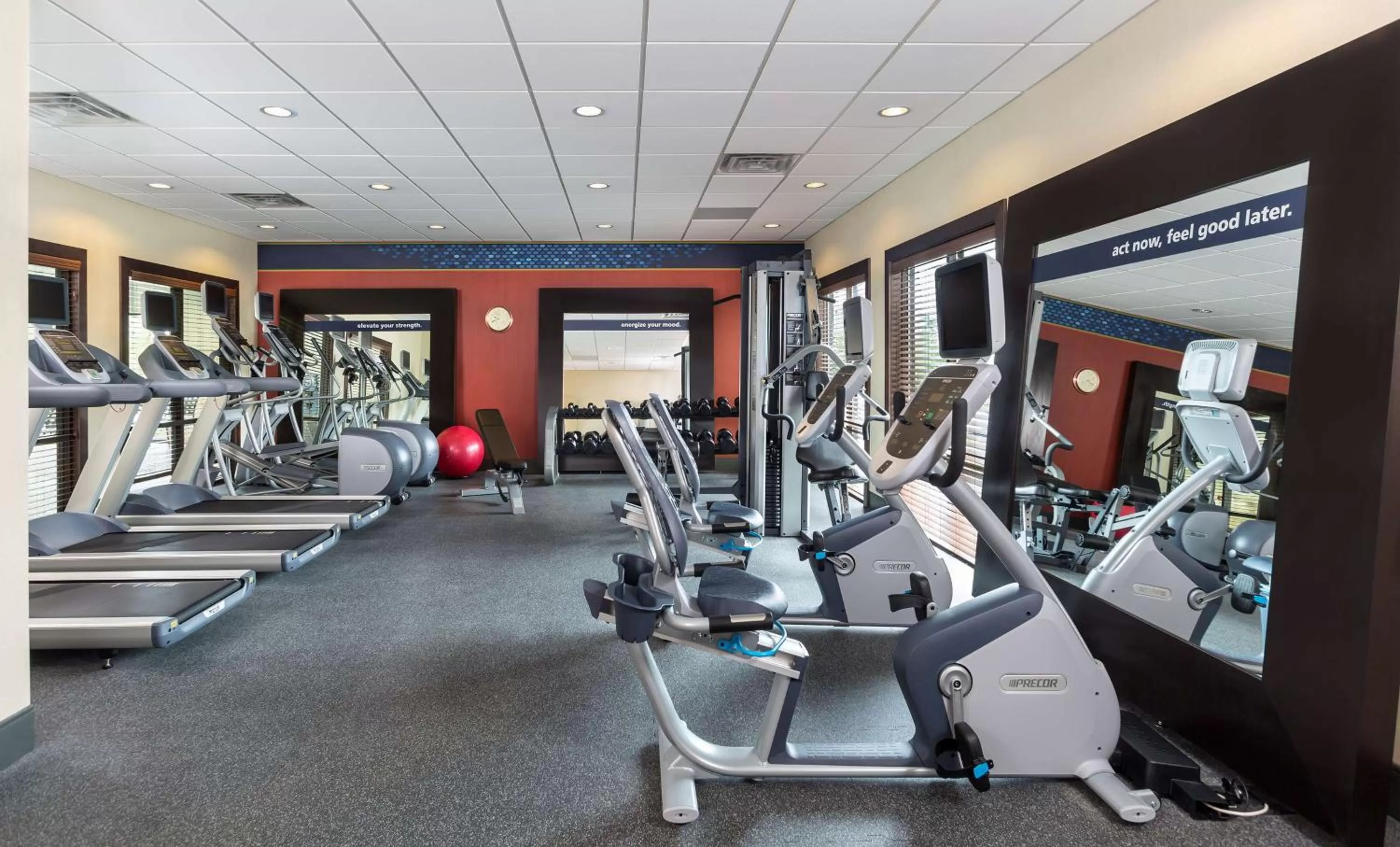Fitness centre/facilities in Hampton Inn & Suites Philadelphia Montgomeryville