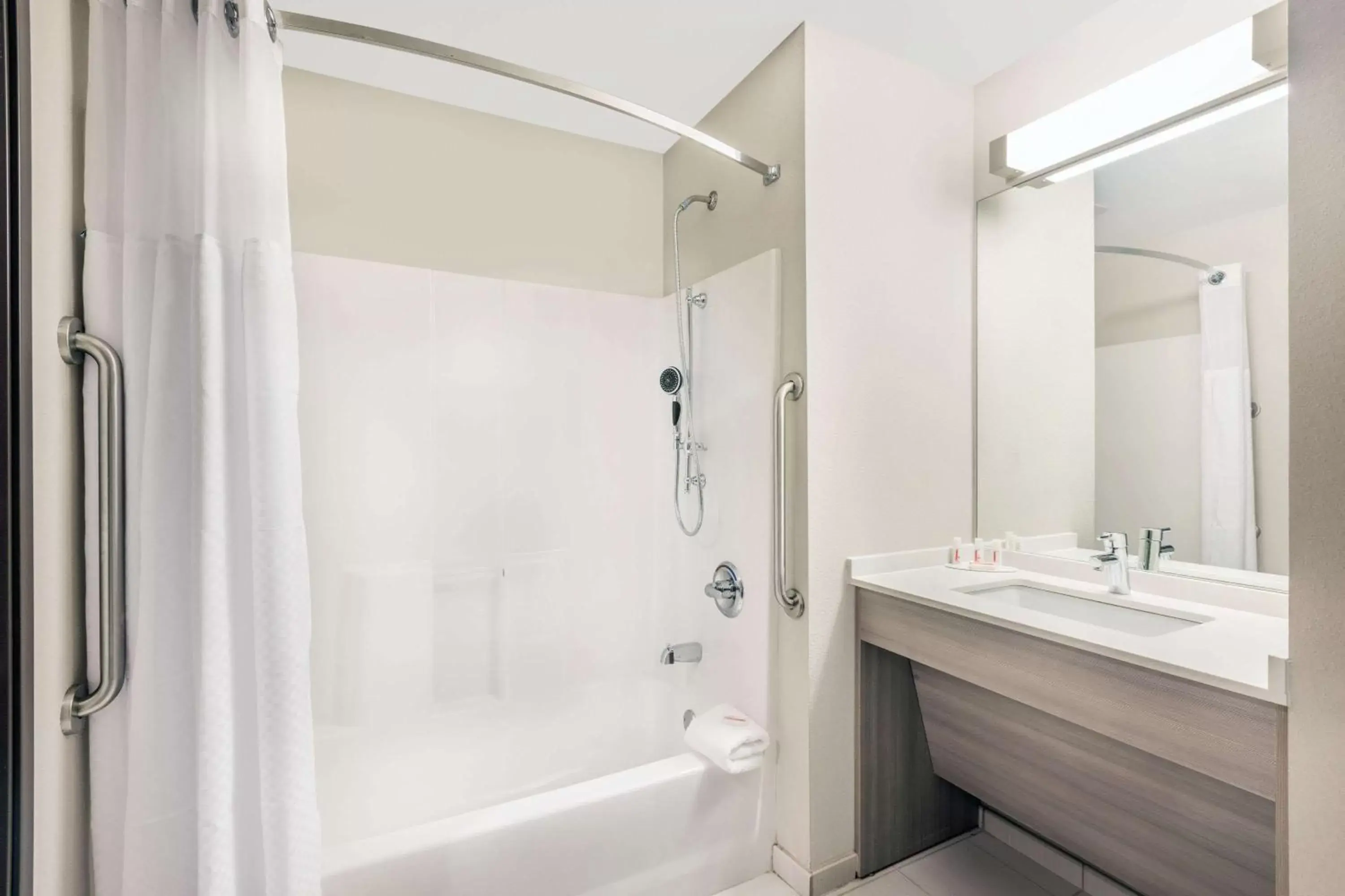 Bathroom in Microtel Inn & Suites by Wyndham Perry