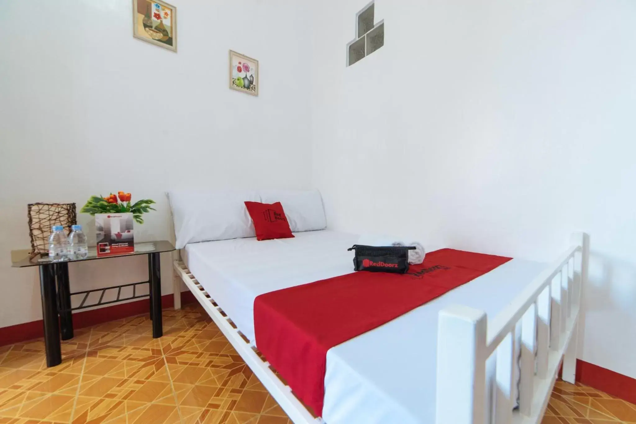 Bed in RedDoorz at Pag Asa Rawis Legazpi Bed in RedDoorz at Pag Asa Rawis Legazpi