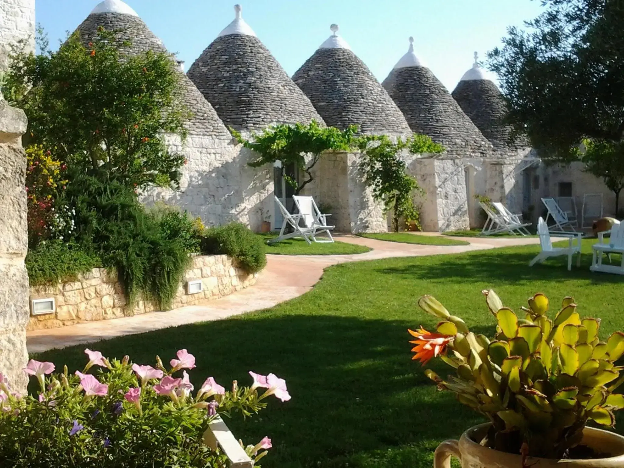 Decorative detail, Garden in Masseria Cervarolo