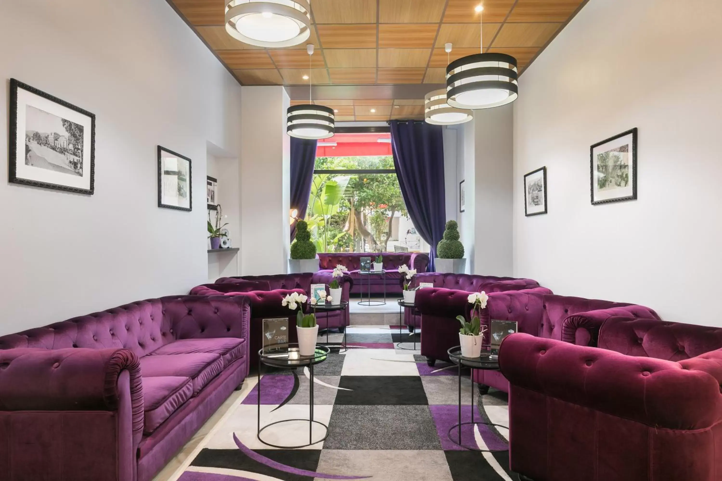 Lounge or bar in Best Western Plus Hôtel Brice Garden Nice
