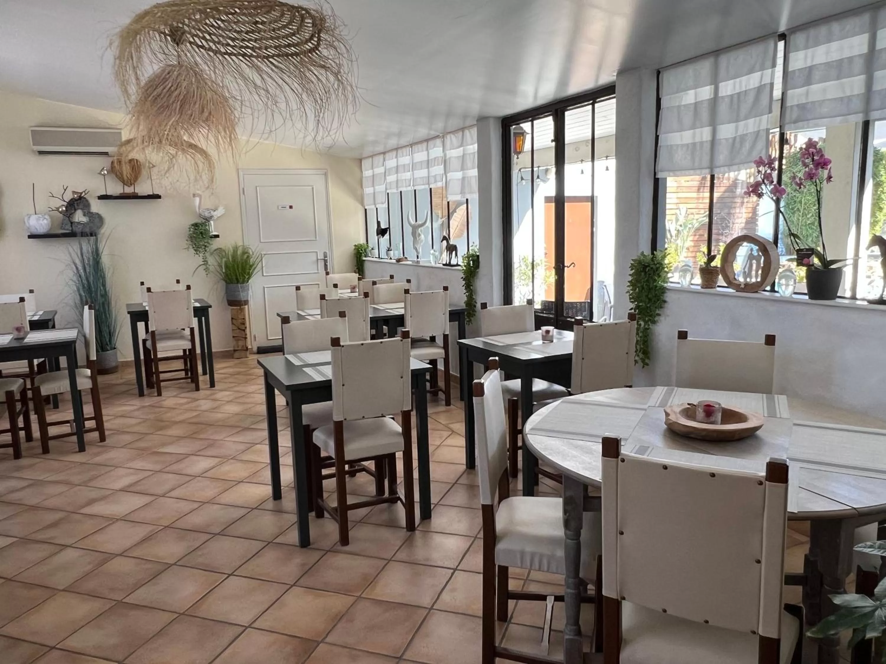 Banquet/Function facilities in Hôtel Le Médiéval - Parking inclus & accueil vélo