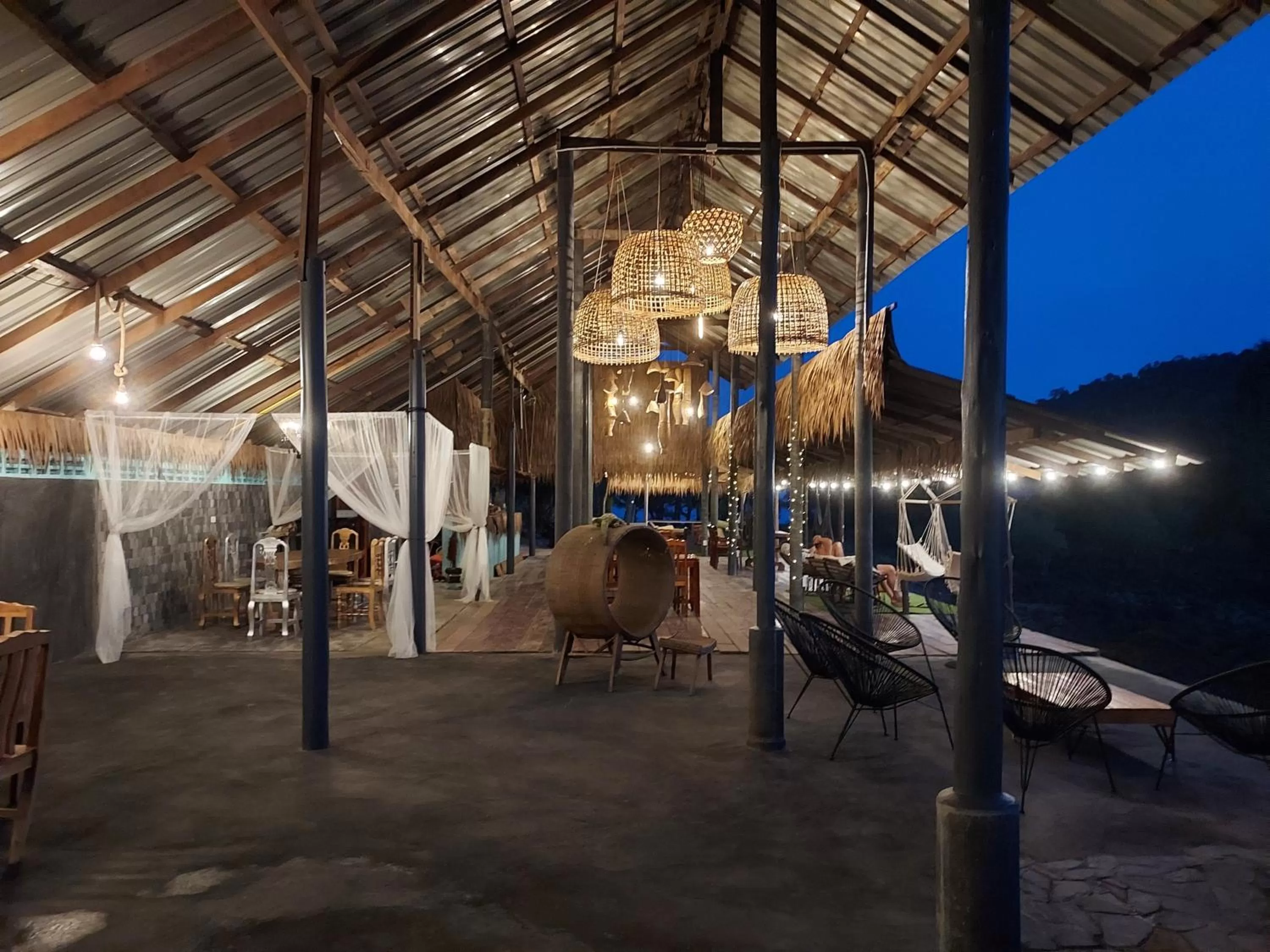 Restaurant/places to eat in Cliff Cottage