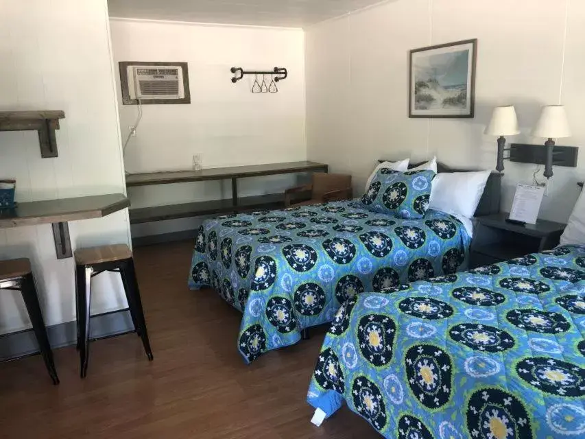 Photo of the whole room, Bed in Swell Motel